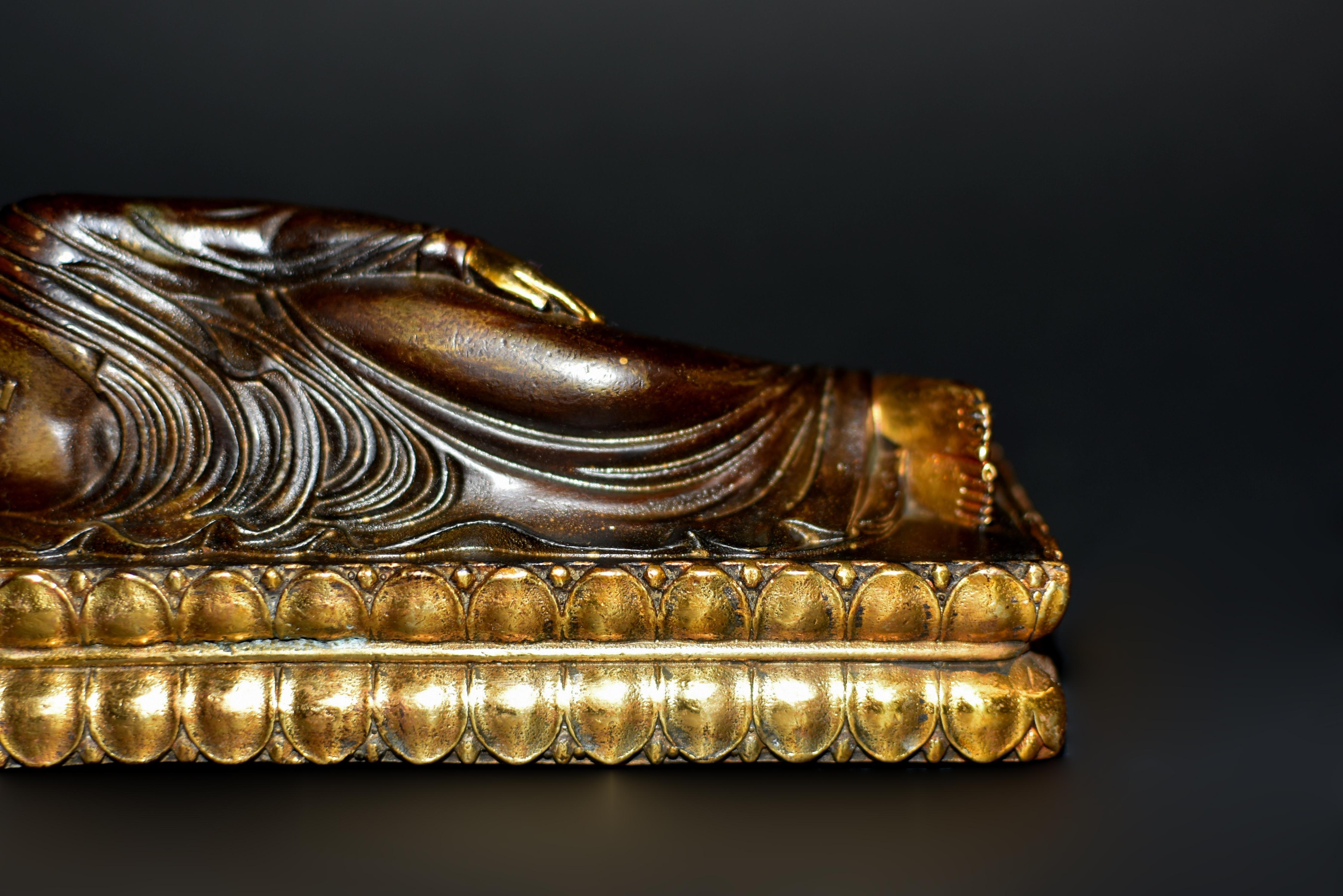 Gilt Bronze Reclining Buddha For Sale 3