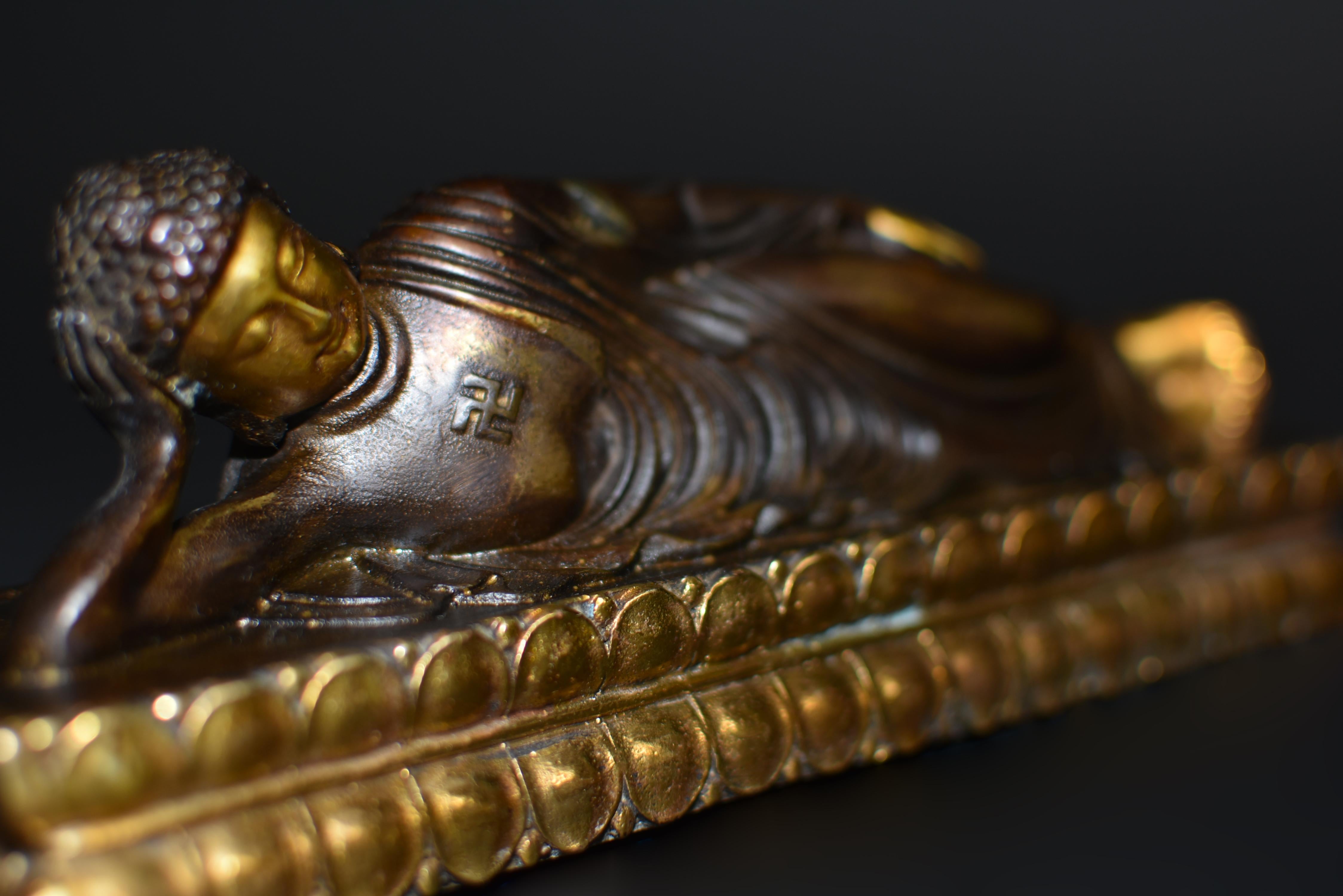 Gilt Bronze Reclining Buddha For Sale 5