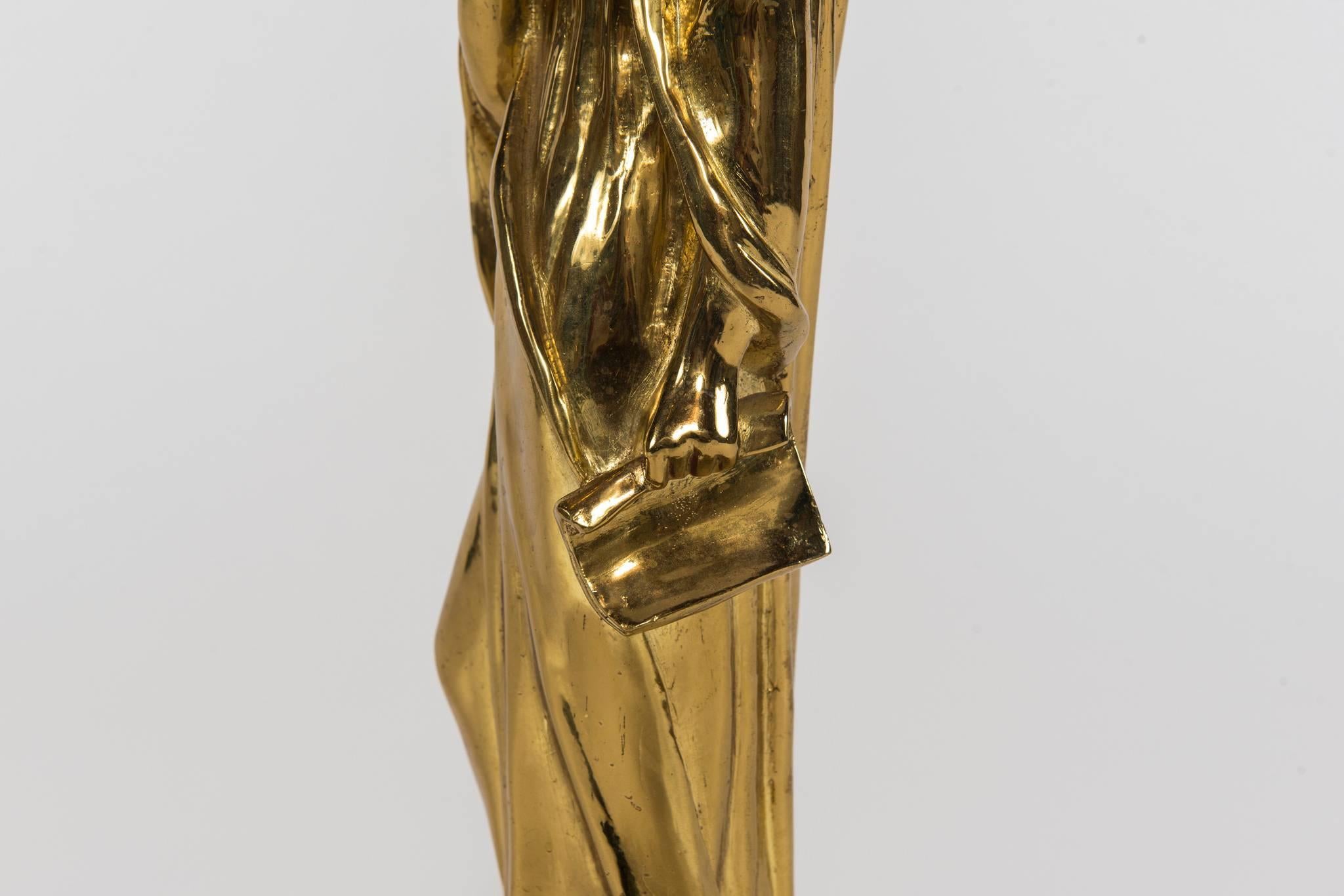 Bronzo Scultura di studioso in bronzo dorato in vendita