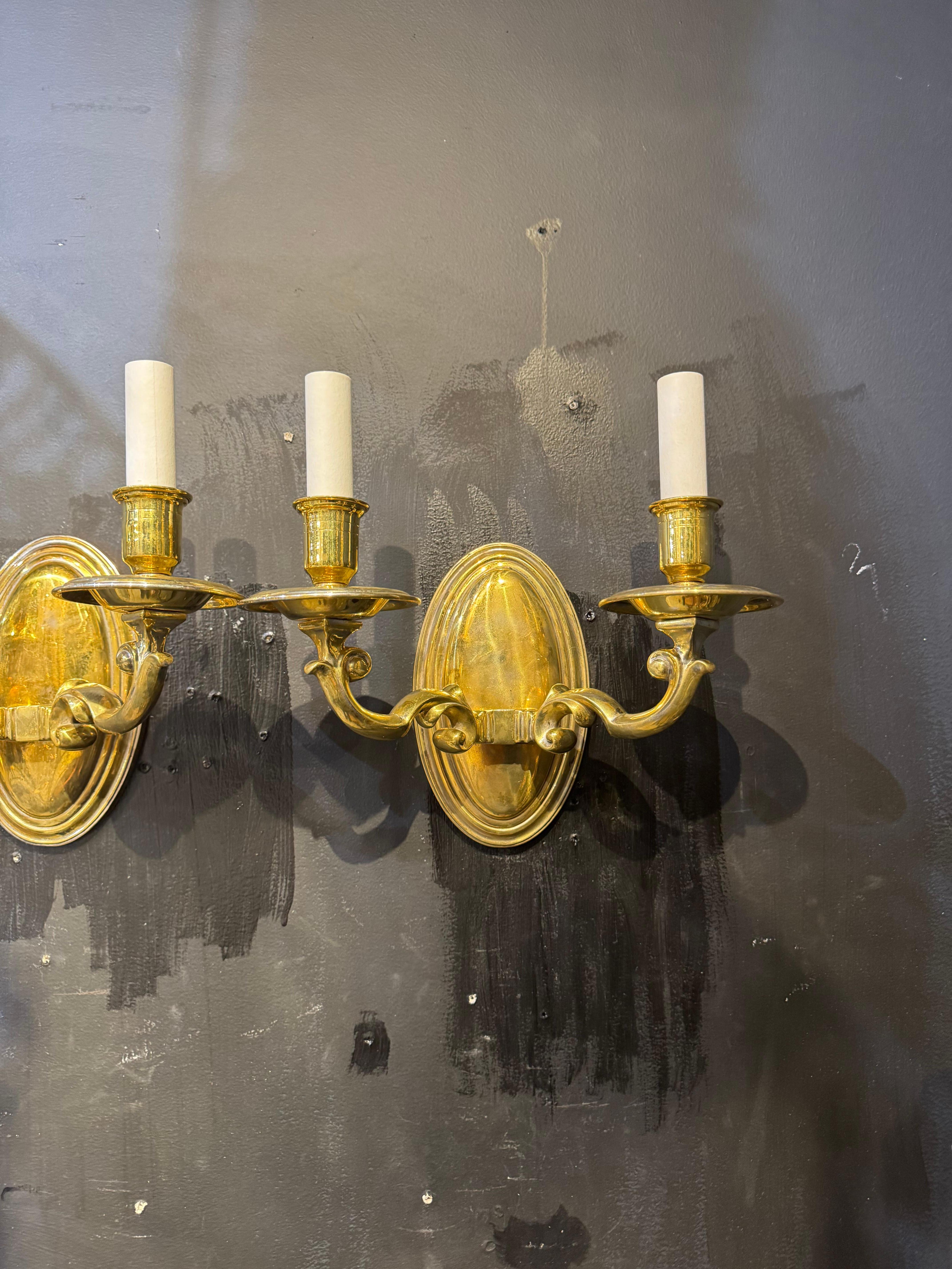 Gilt bronze sconces (Amerikanisch Kolonial) im Angebot