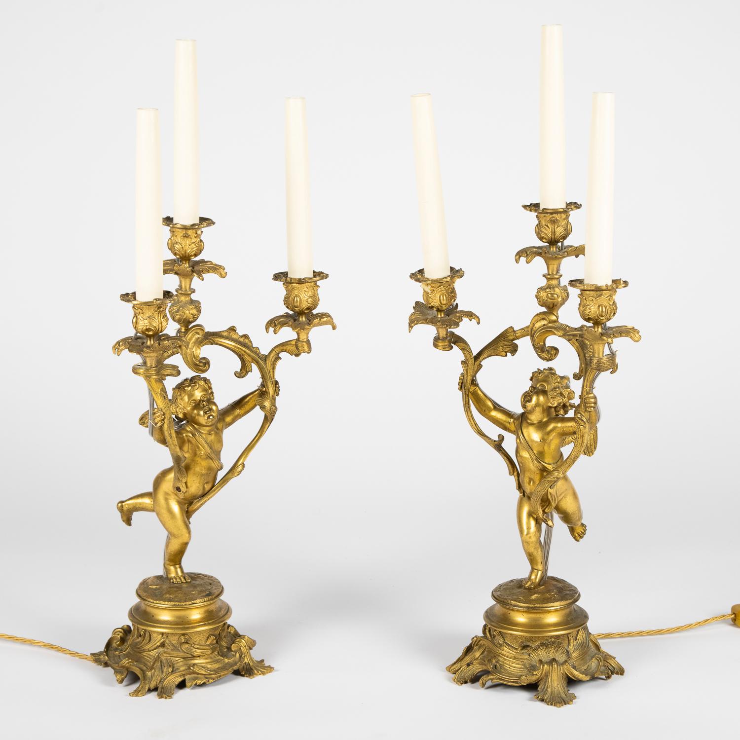Lampes de table à trois bras en bronze doré en vente 5