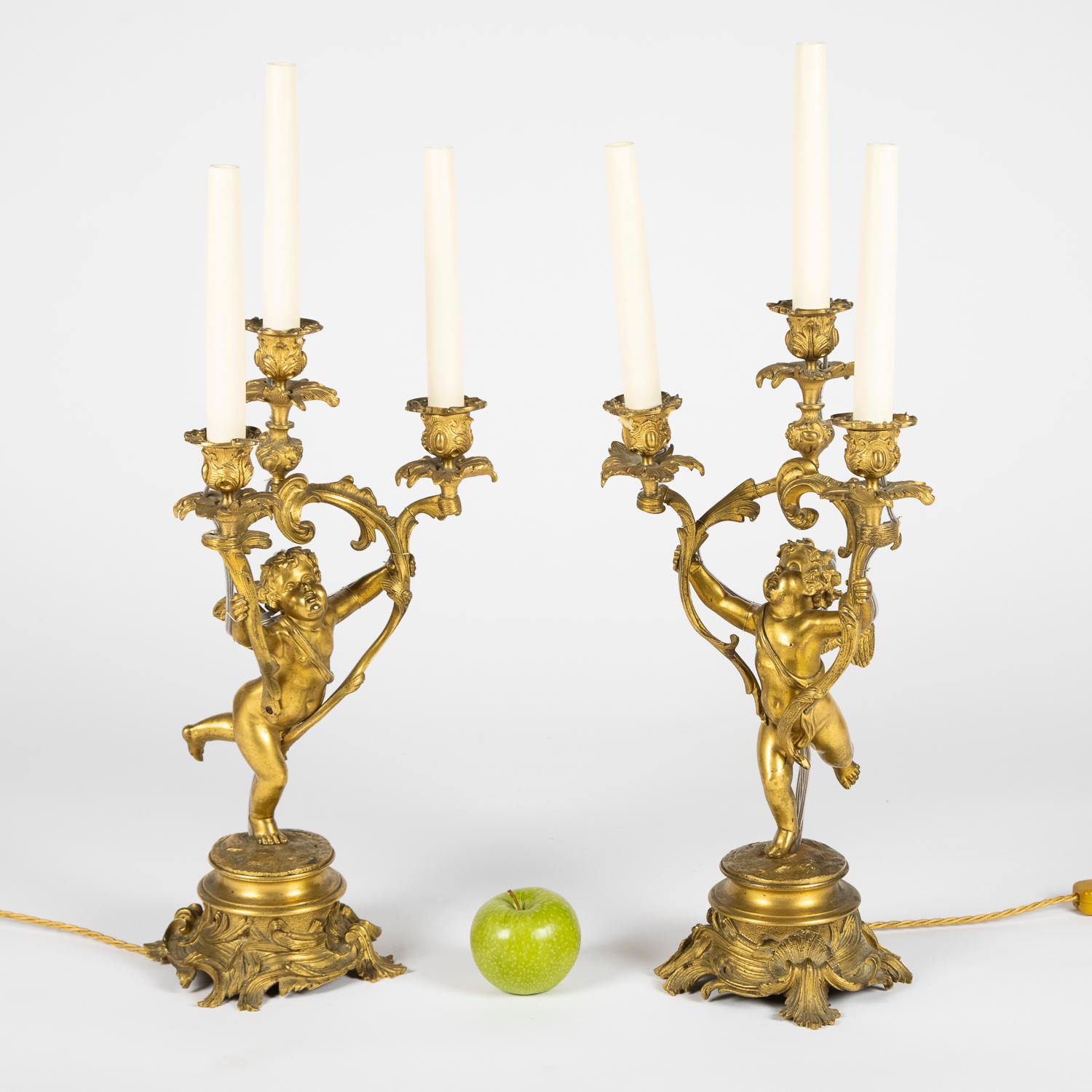 Lampes de table à trois bras en bronze doré en vente 6