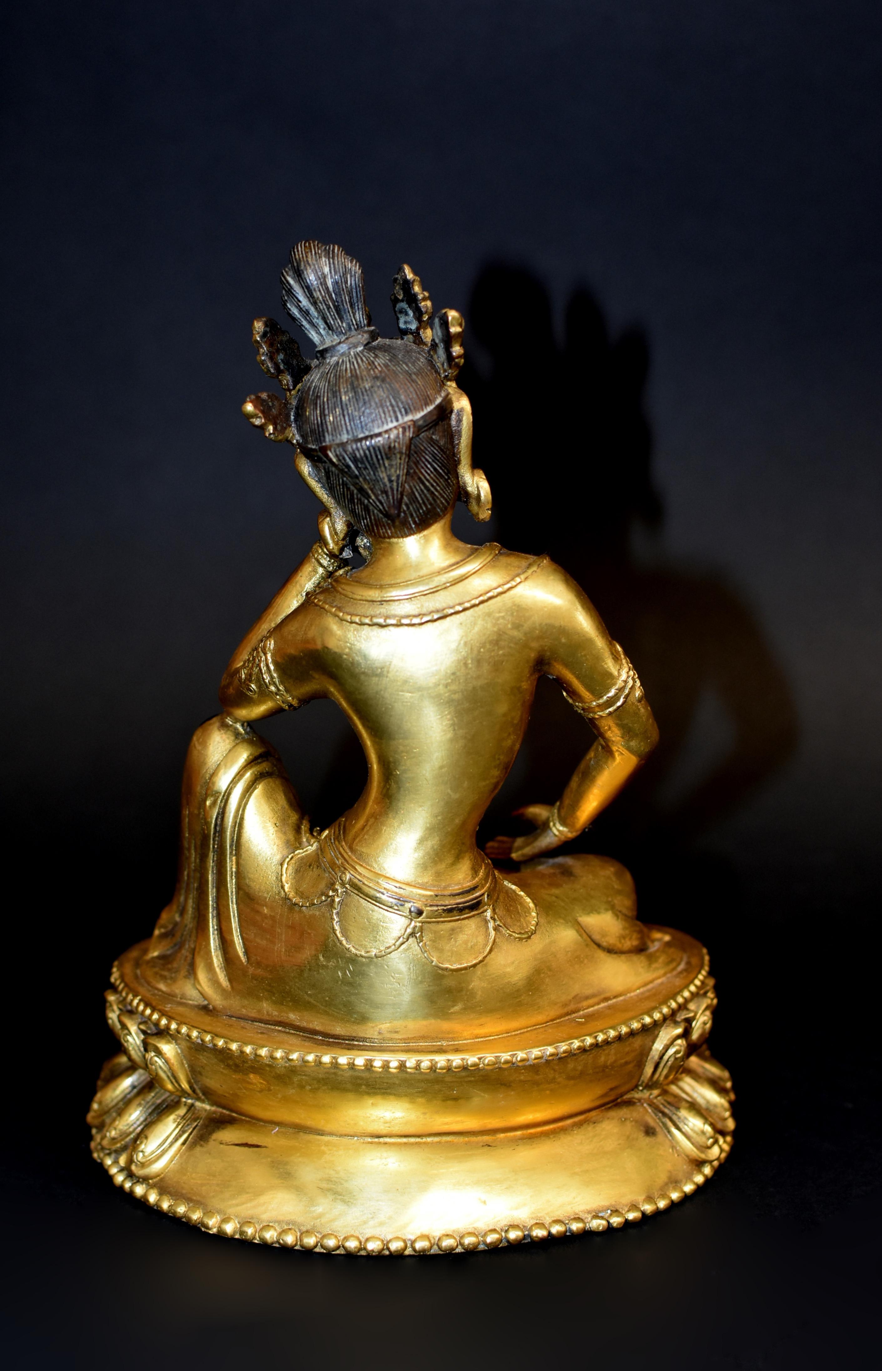 Gilt Bronze Tibetan Water Moon Guan Yin Avalokiteshvara Statue For Sale 6