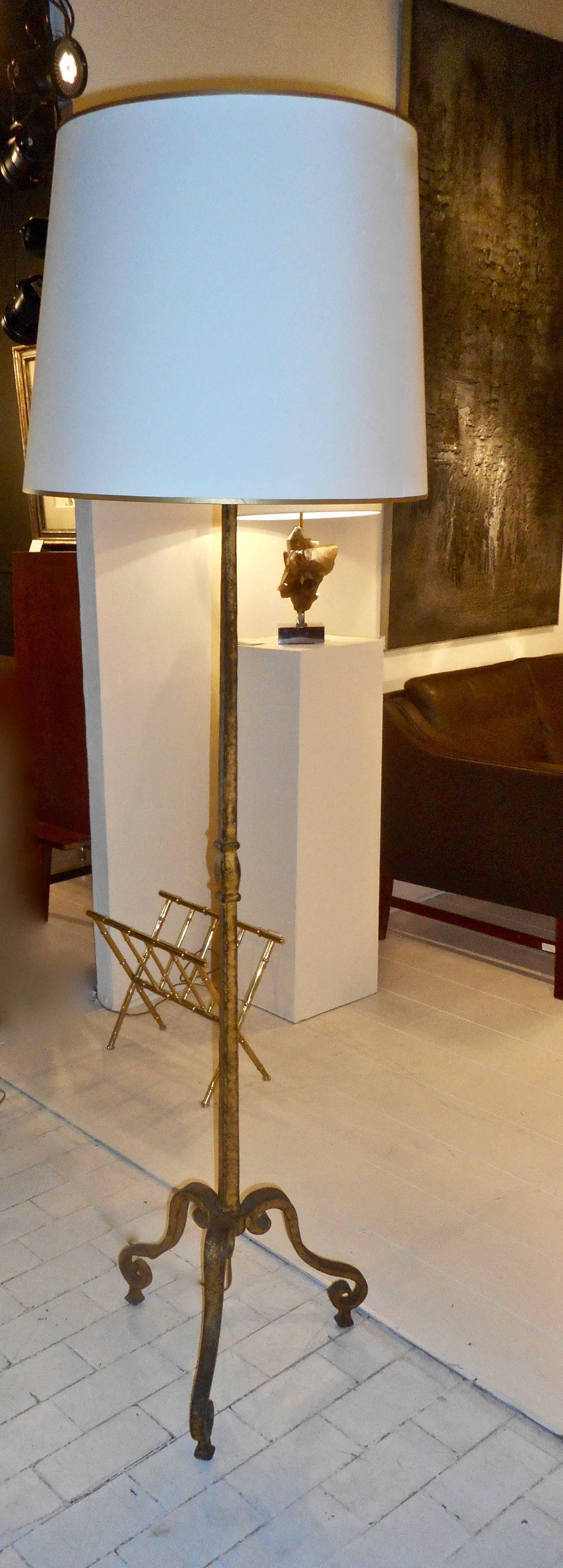 Gilt Bronze Tripod Floor Lamp by Maison Ramsay In Excellent Condition For Sale In Brussels, BE