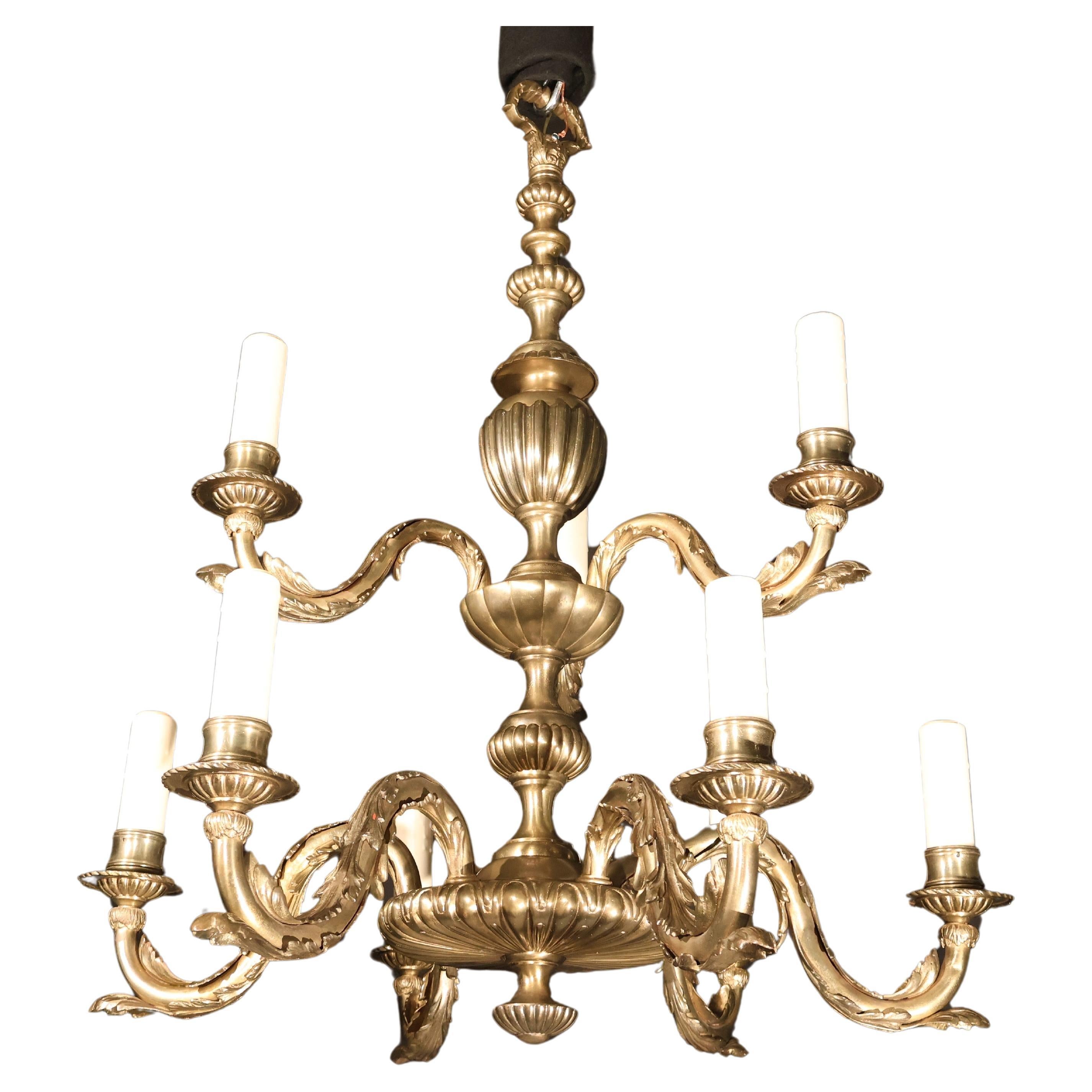 Lampadario a due piani in bronzo dorato in vendita