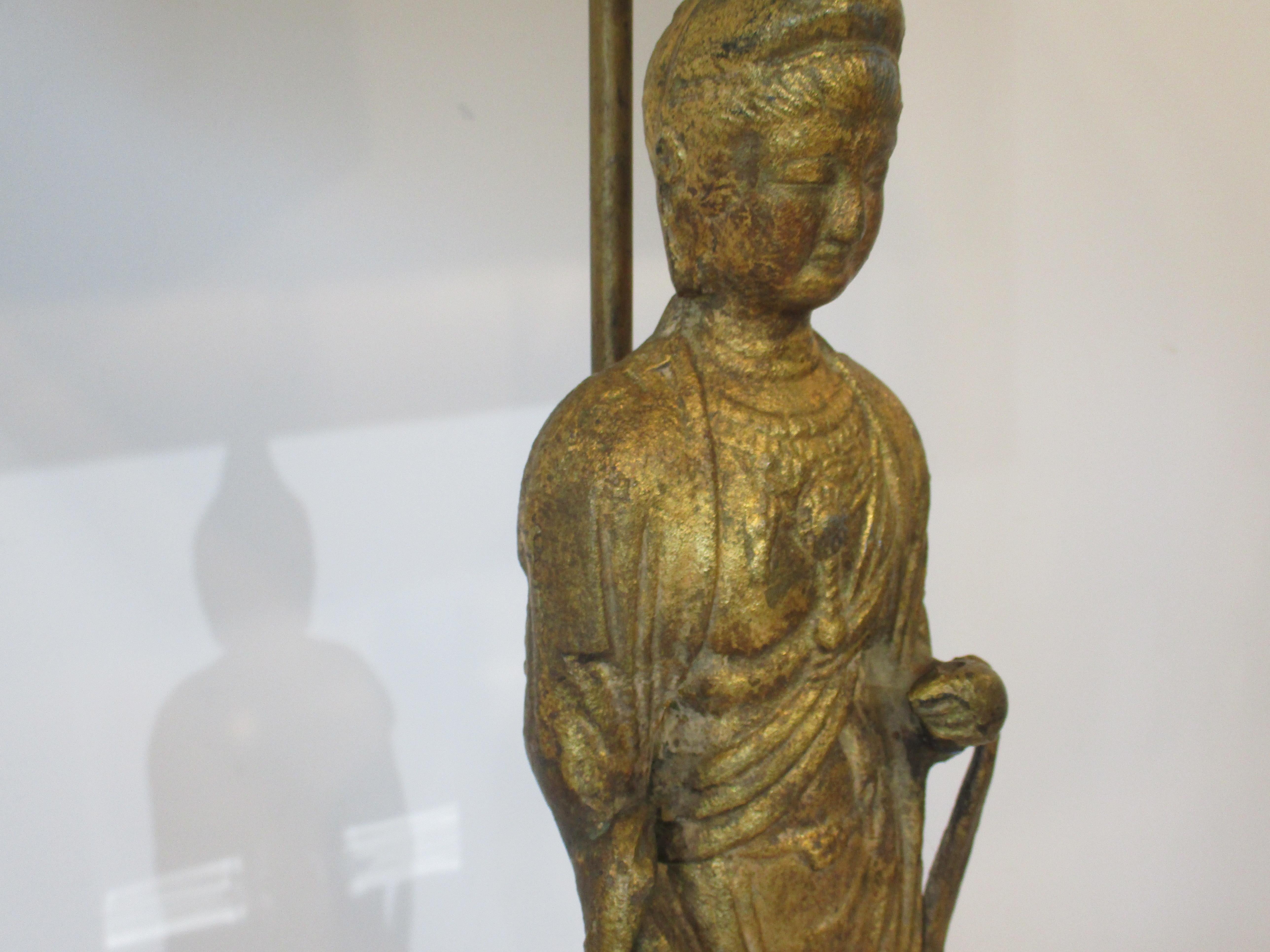 20ième siècle Lampe de table Bouddha dorée dans le style de James Mont  en vente