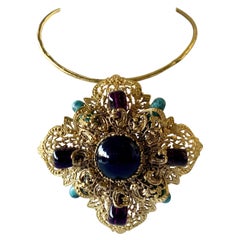 Vergoldete Halskette/Brosche im byzantinischen Stil mit Juwelen in Blau, Lila und Türkis