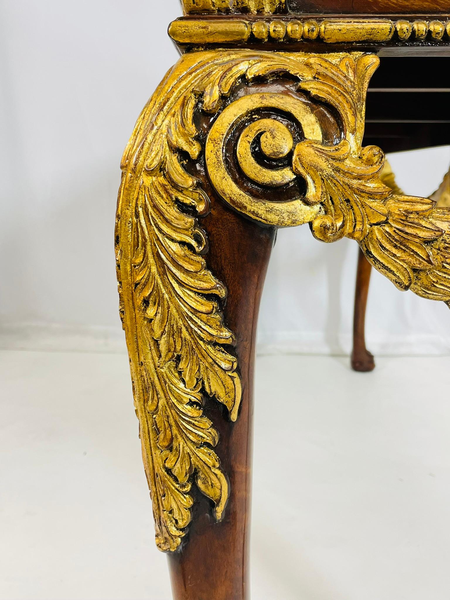 Table console en acajou sculpté et doré par Maitland Smith, style néoclassique en vente 3
