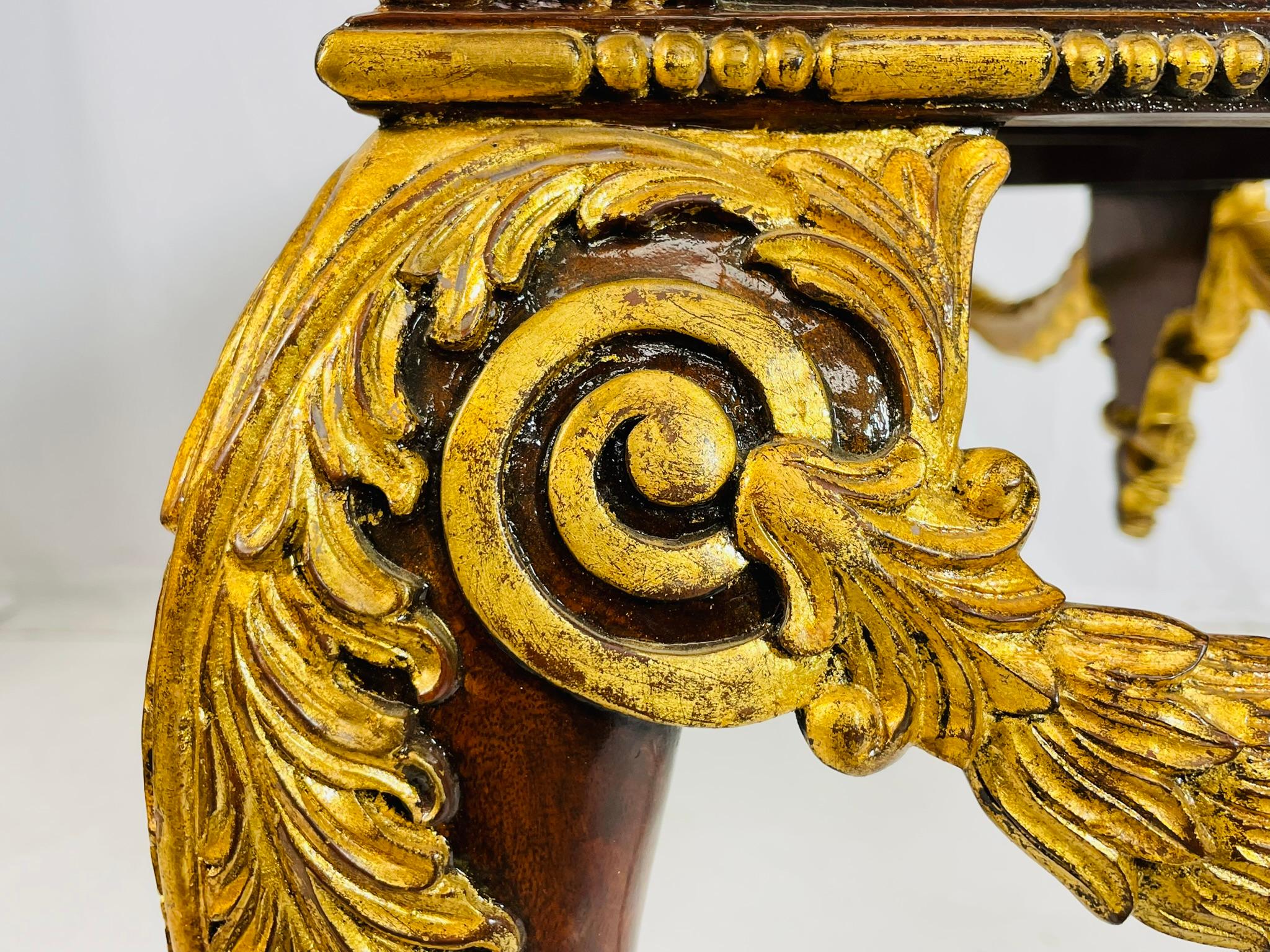 Table console en acajou sculpté et doré par Maitland Smith, style néoclassique en vente 2