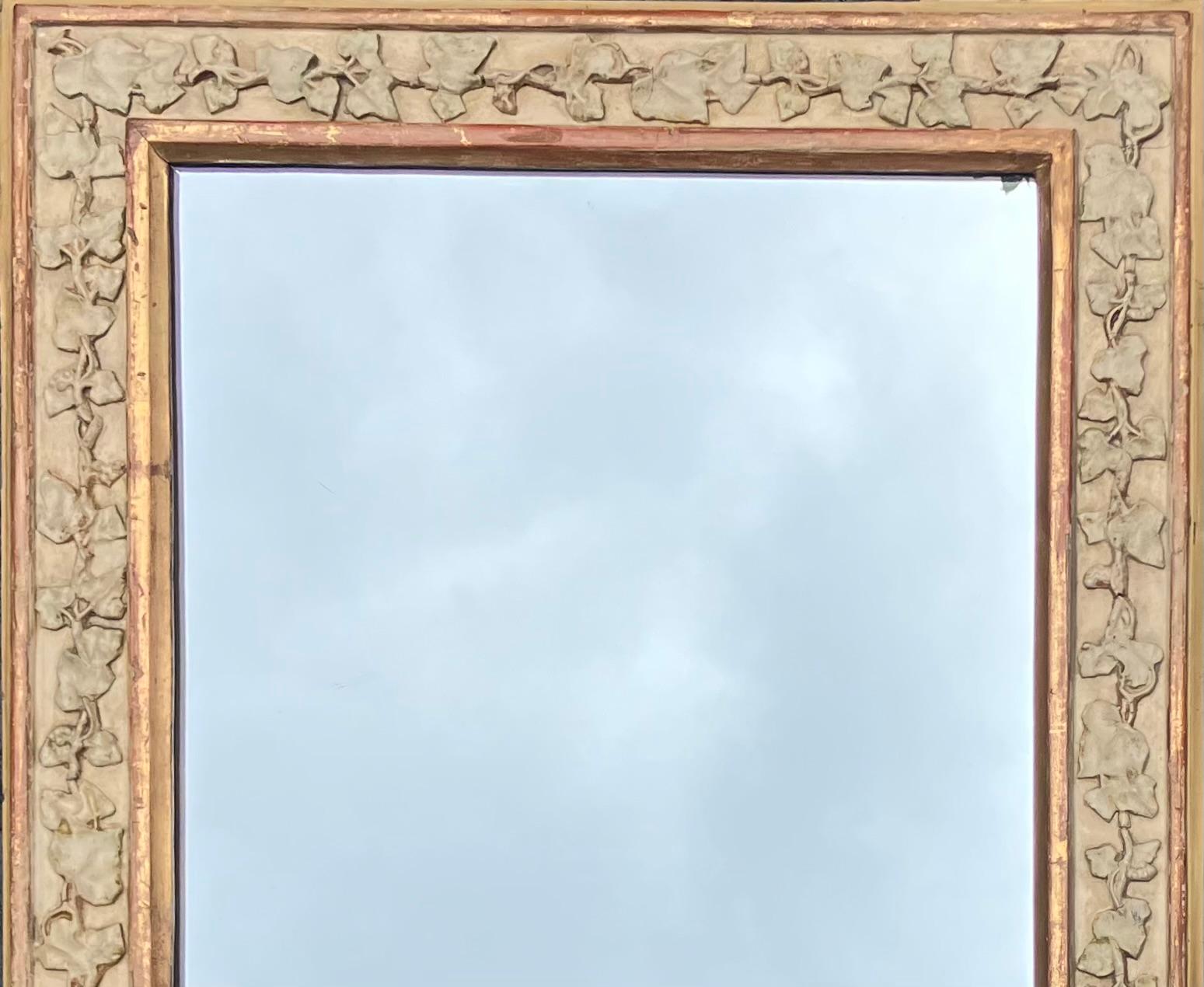 Gilt Carved Wedding Mirror In Good Condition For Sale In New York, NY
