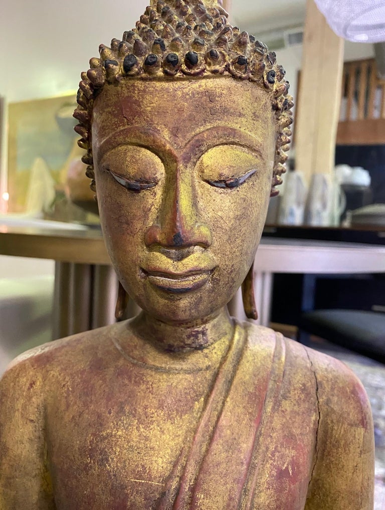 Gilt Carved Wood Gilt Seated Temple Shrine Thai Siam Asian Serene Buddha In Good Condition For Sale In Studio City, CA