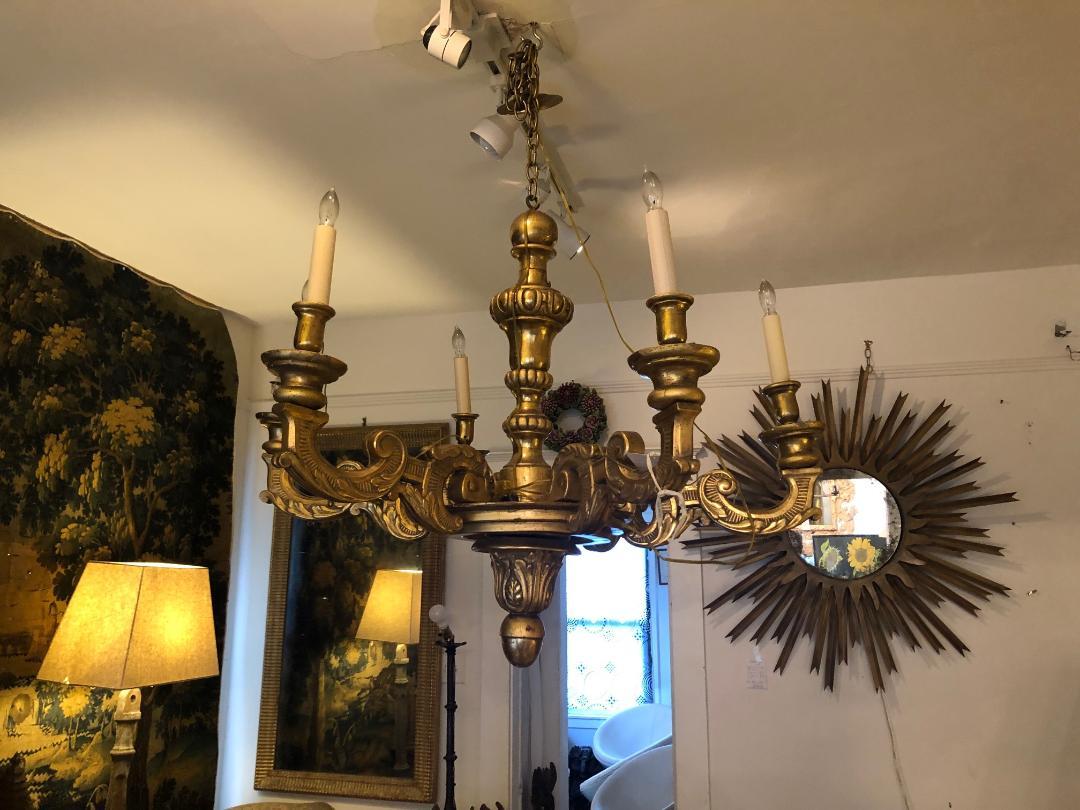 Gilt Carved Wood Six-Arm Chandelier For Sale 1