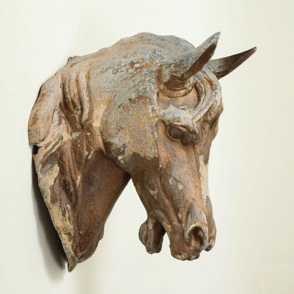 XIXe siècle Tête de cheval en métal moulé doré en vente