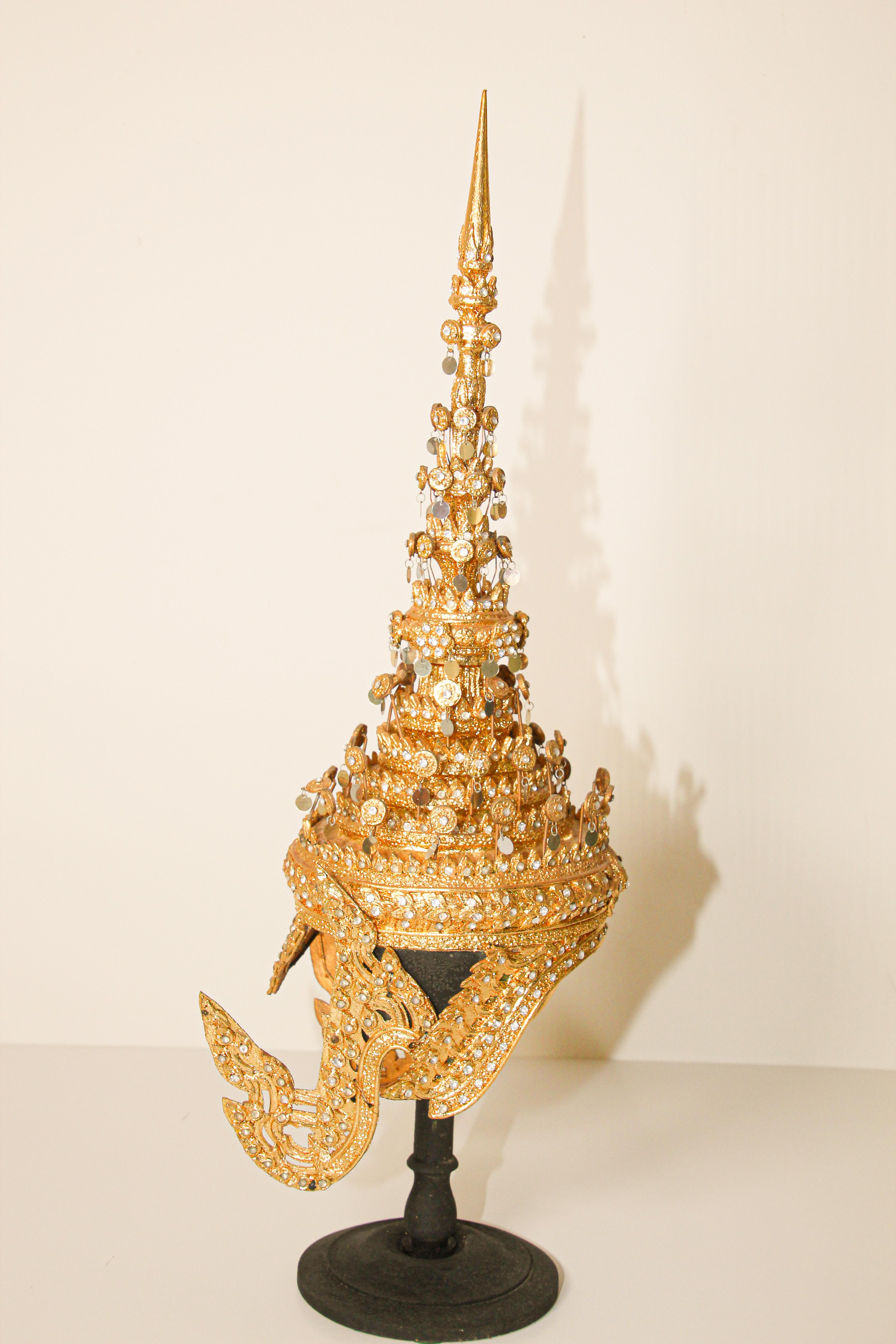 Vergoldetes zeremonielles Thai-Kopfkleid (Vergoldetes Holz) im Angebot