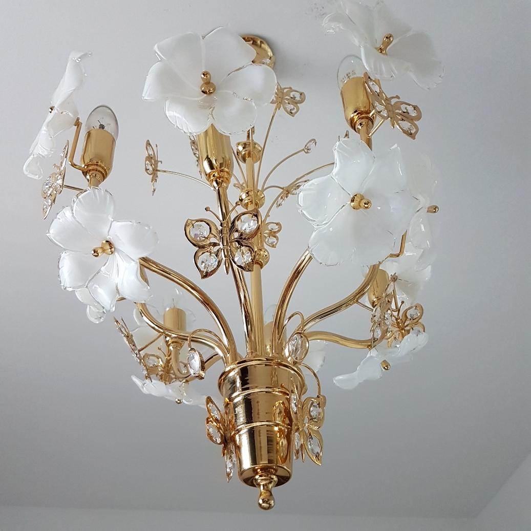 Italian Gilt Chandelier with Murano Glass Flowers and Swarovski Crystals by Murano, 1990 For Sale