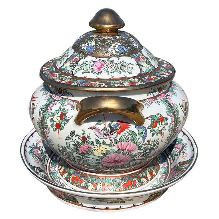 Hong Kong Gilt Chinoiserie Pink Famille Rose Oval Ceramic Tureen with Lid and Underplate  For Sale