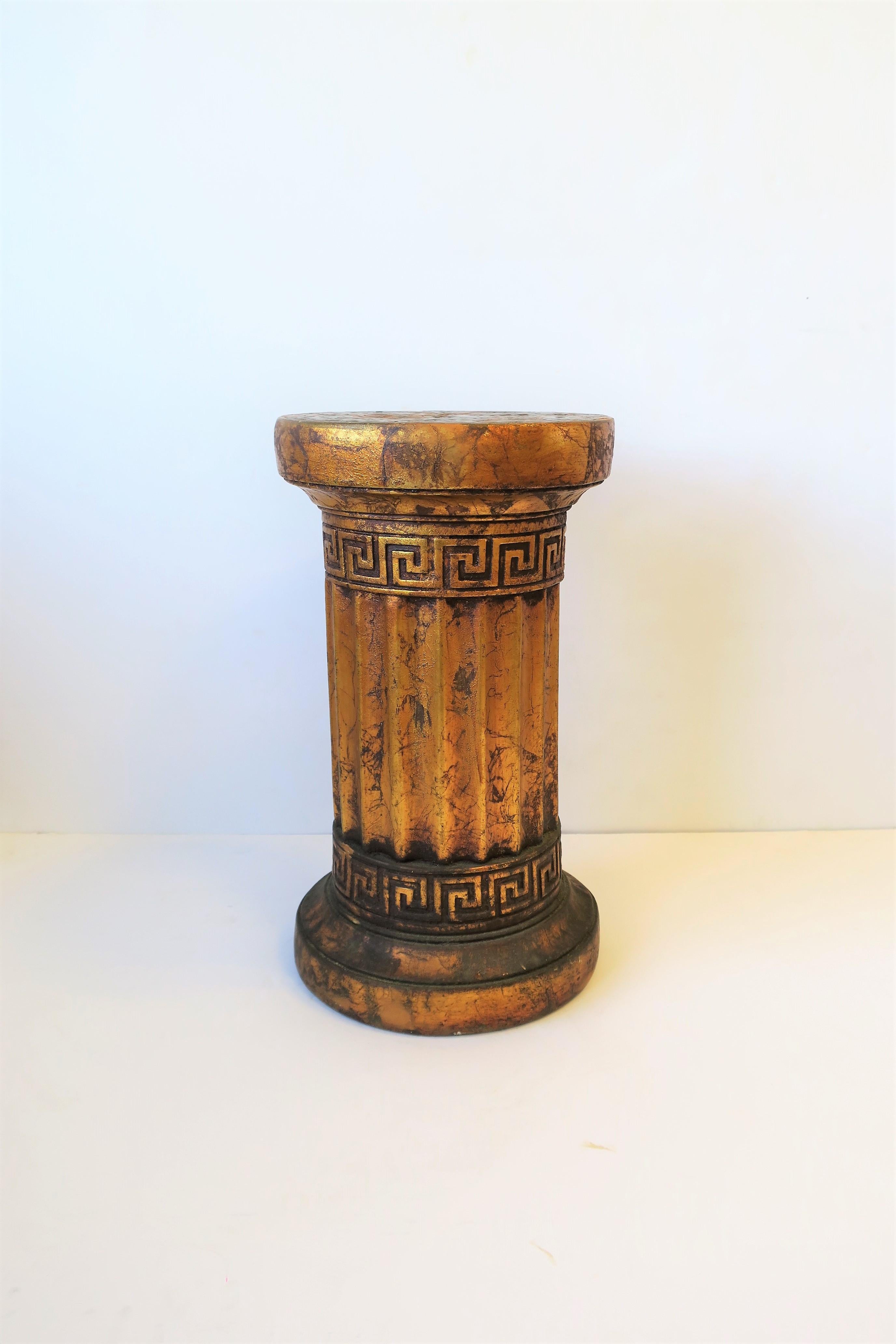 Column Pedestal Drinks Side Table or Plant Stand Neoclassical  In Good Condition For Sale In New York, NY