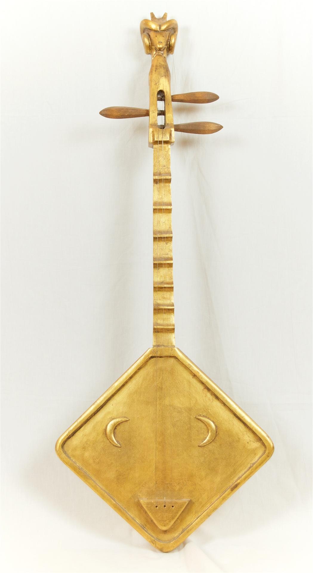 Gilt Decorative String Instrument Wall Hanging In Good Condition For Sale In Stamford, CT