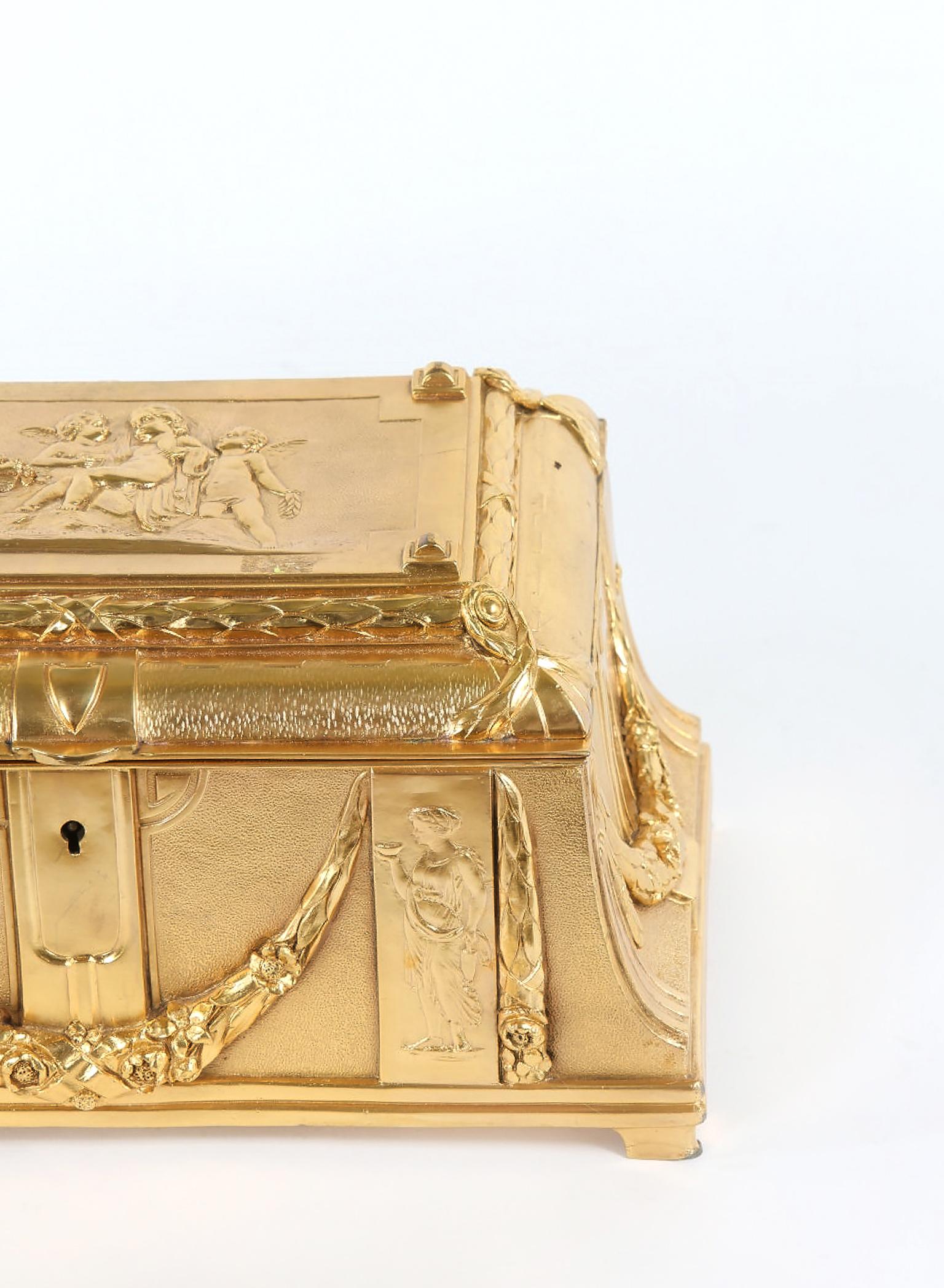 Gilt Doré Bronze Metal Footed Covered Decorated Box In Good Condition In Tarry Town, NY