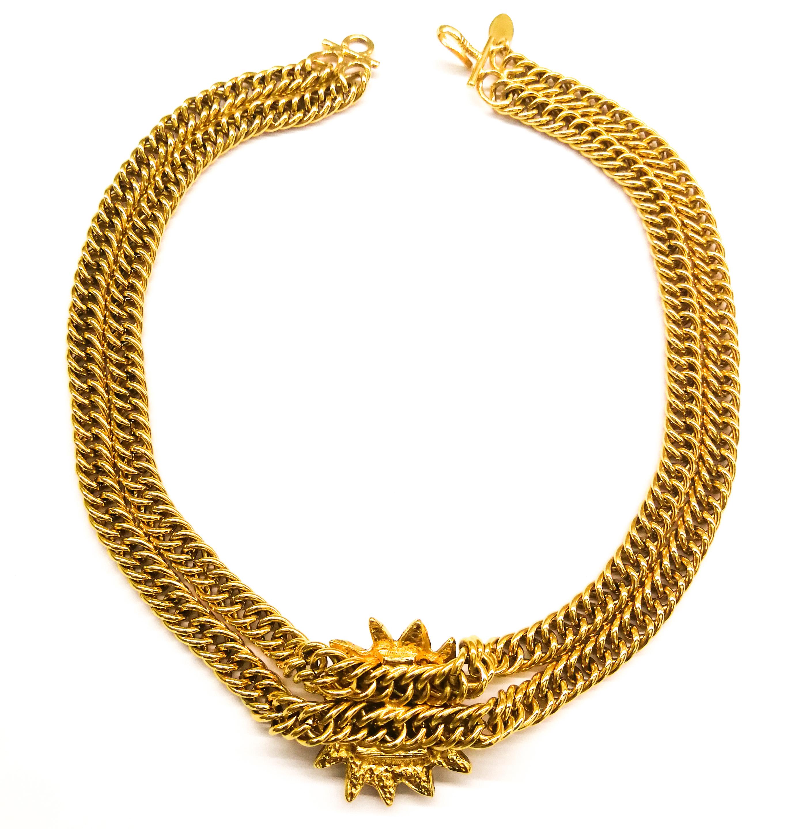 Gilt double row chain necklace, with iconic 'lion head' motif , Chanel, 1980s In Excellent Condition In Greyabbey, County Down