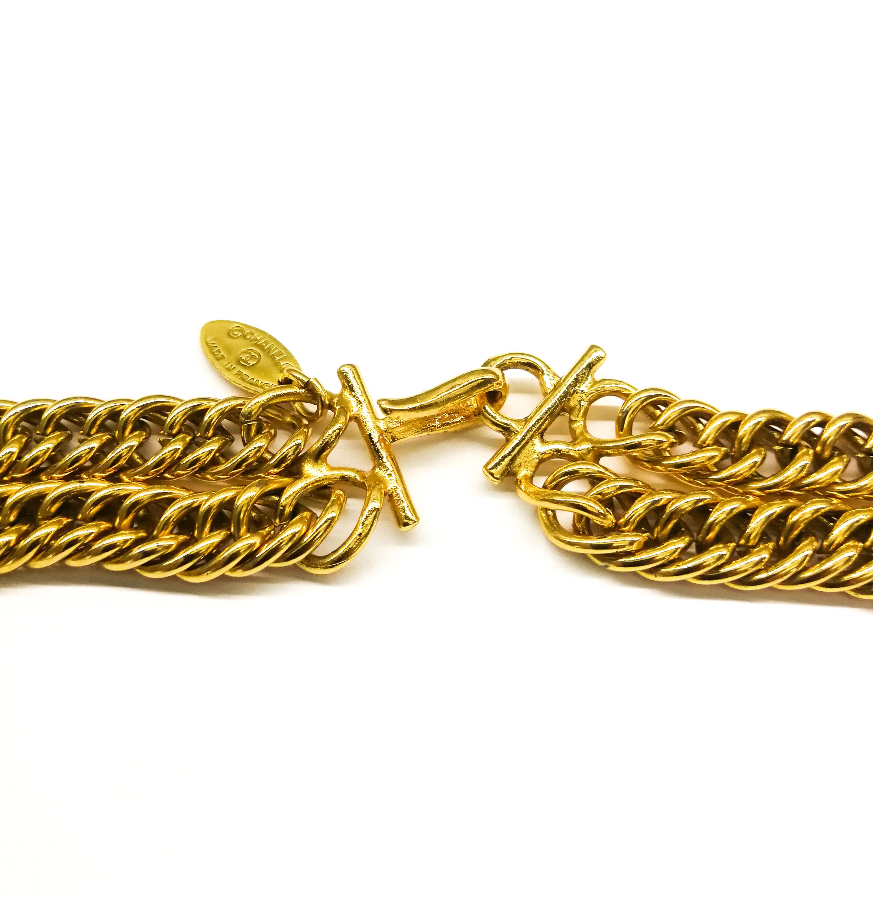 Gilt double row chain necklace, with iconic 'lion head' motif , Chanel, 1980s 3