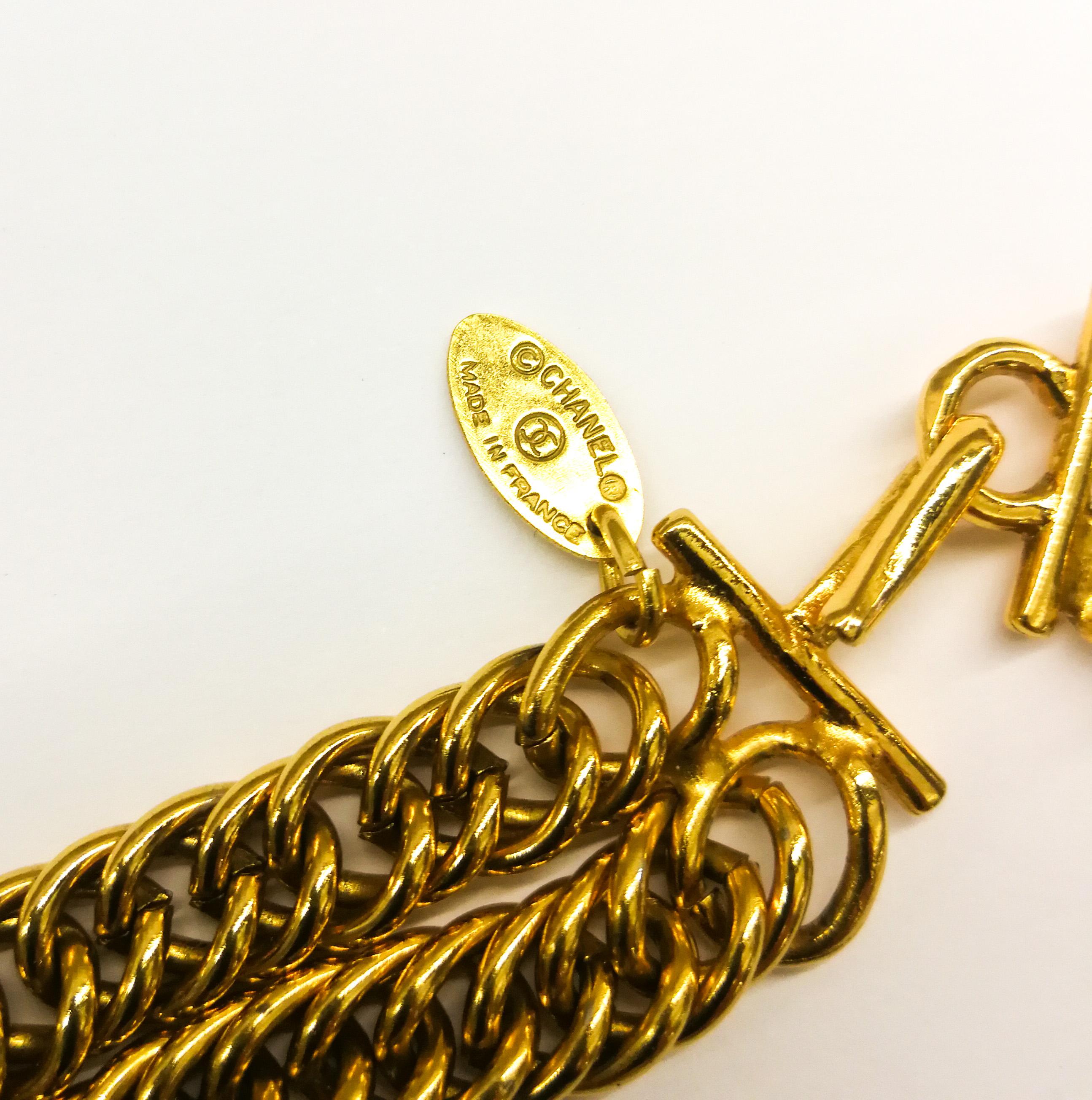 Gilt double row chain necklace, with iconic 'lion head' motif , Chanel, 1980s 4