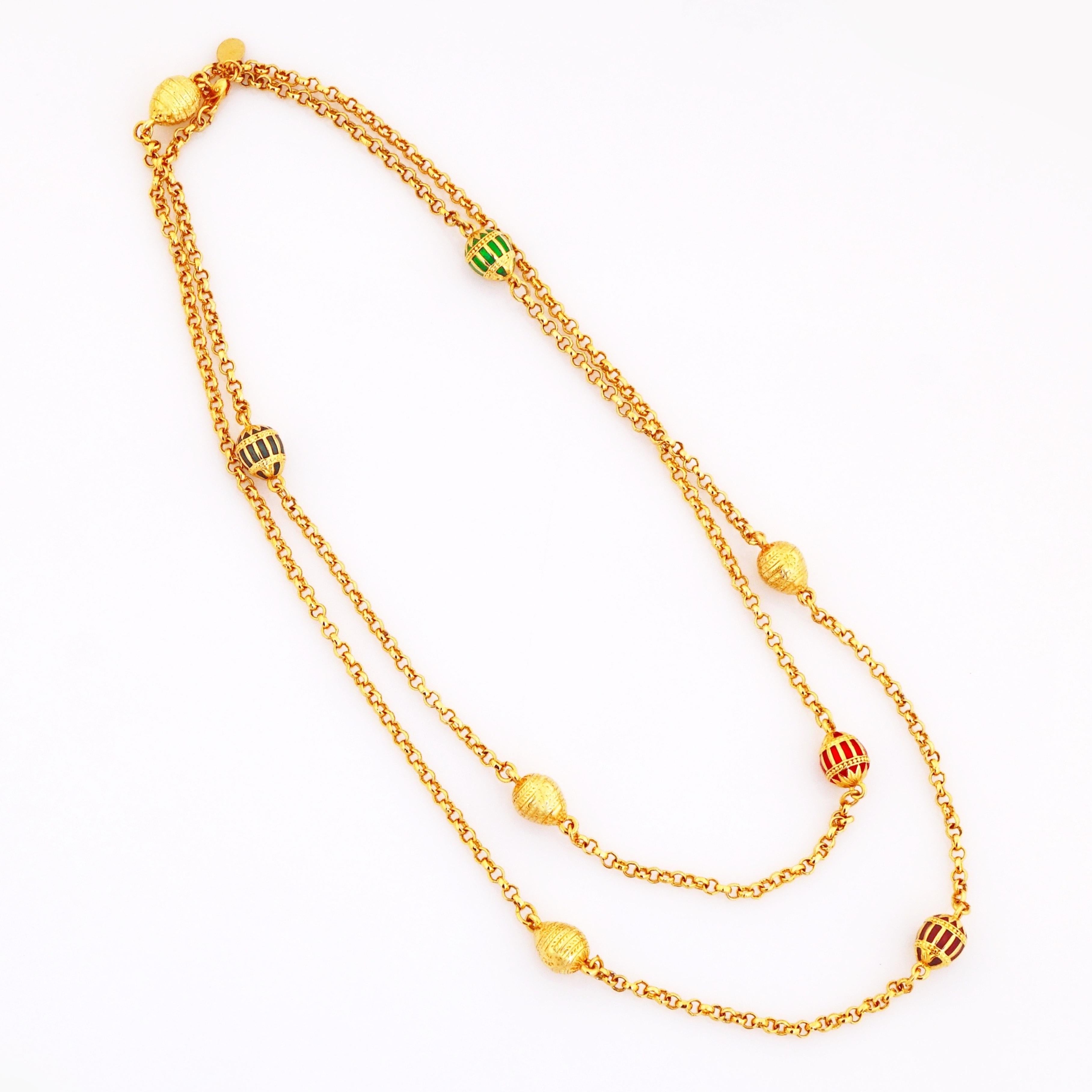 - Vintage item

- Collectible jewelry piece from the '90s

- 43