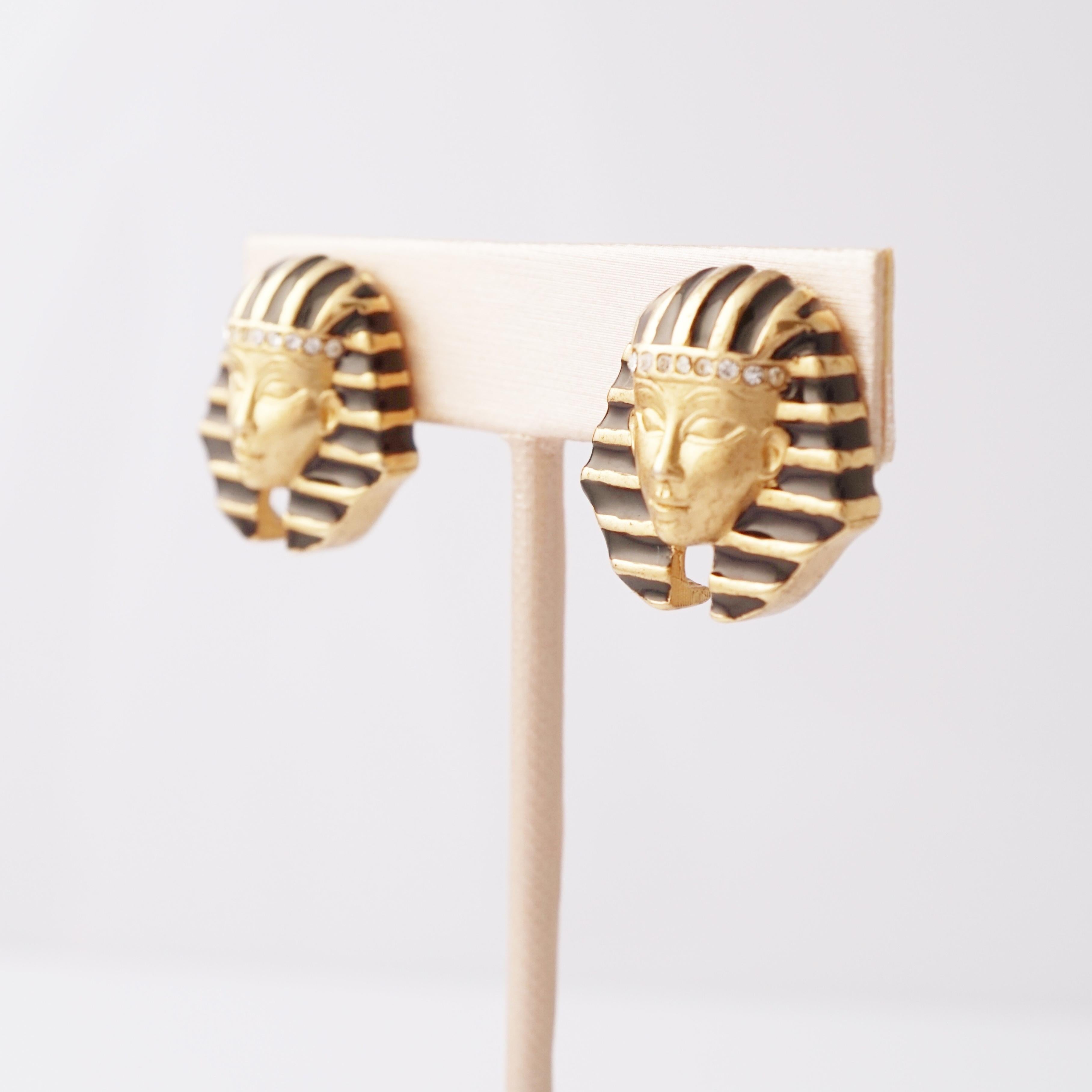 Gilt & Enamel King Tut Earrings By Erwin Pearl, 1970s Moderno en venta