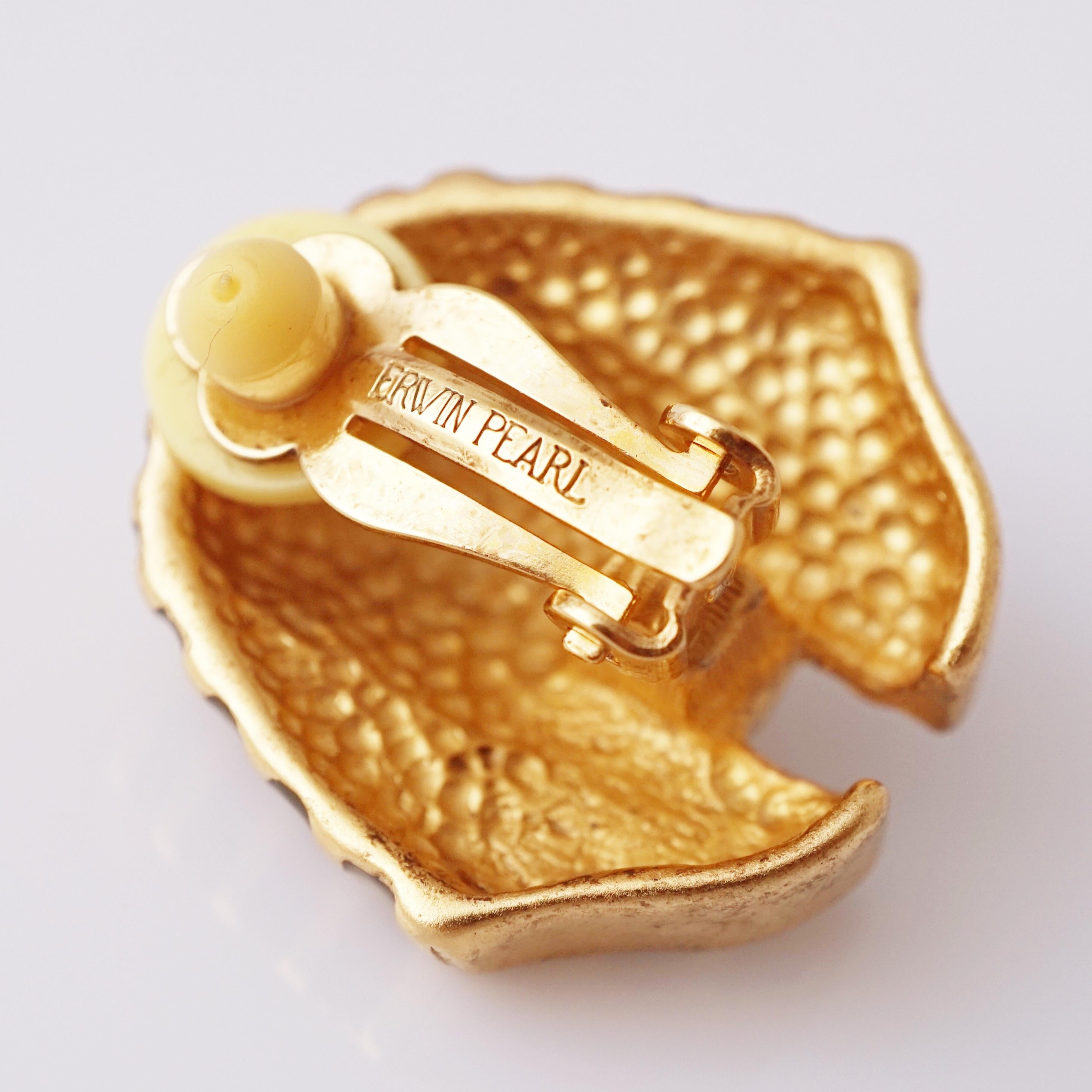 Gilt & Enamel King Tut Earrings By Erwin Pearl, 1970s en venta 1