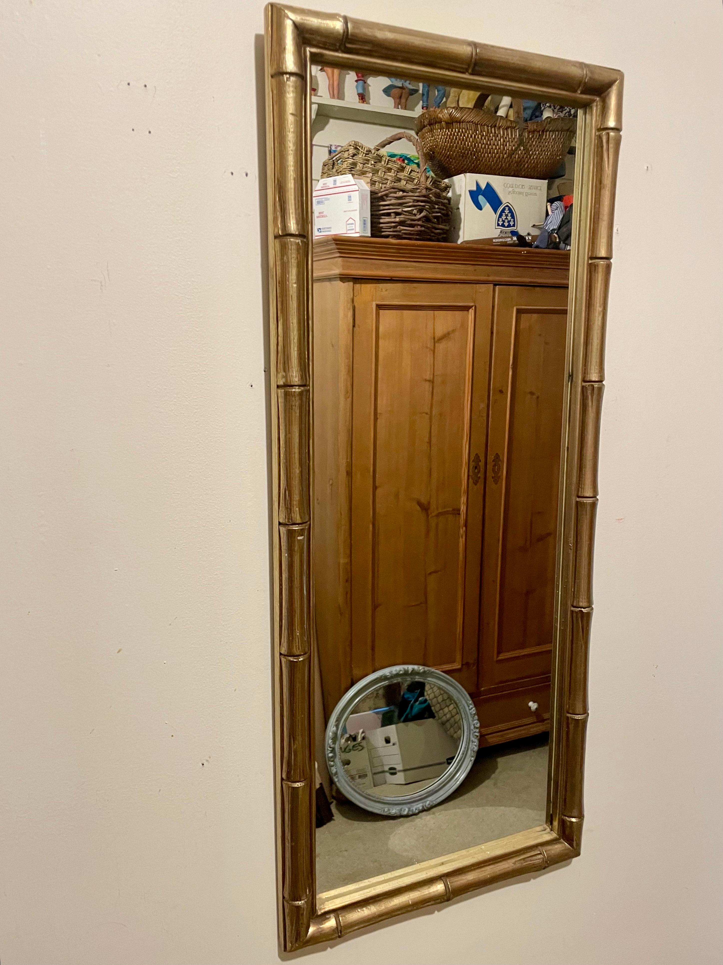 Miroir en faux bambou doré Bon état à New York, NY
