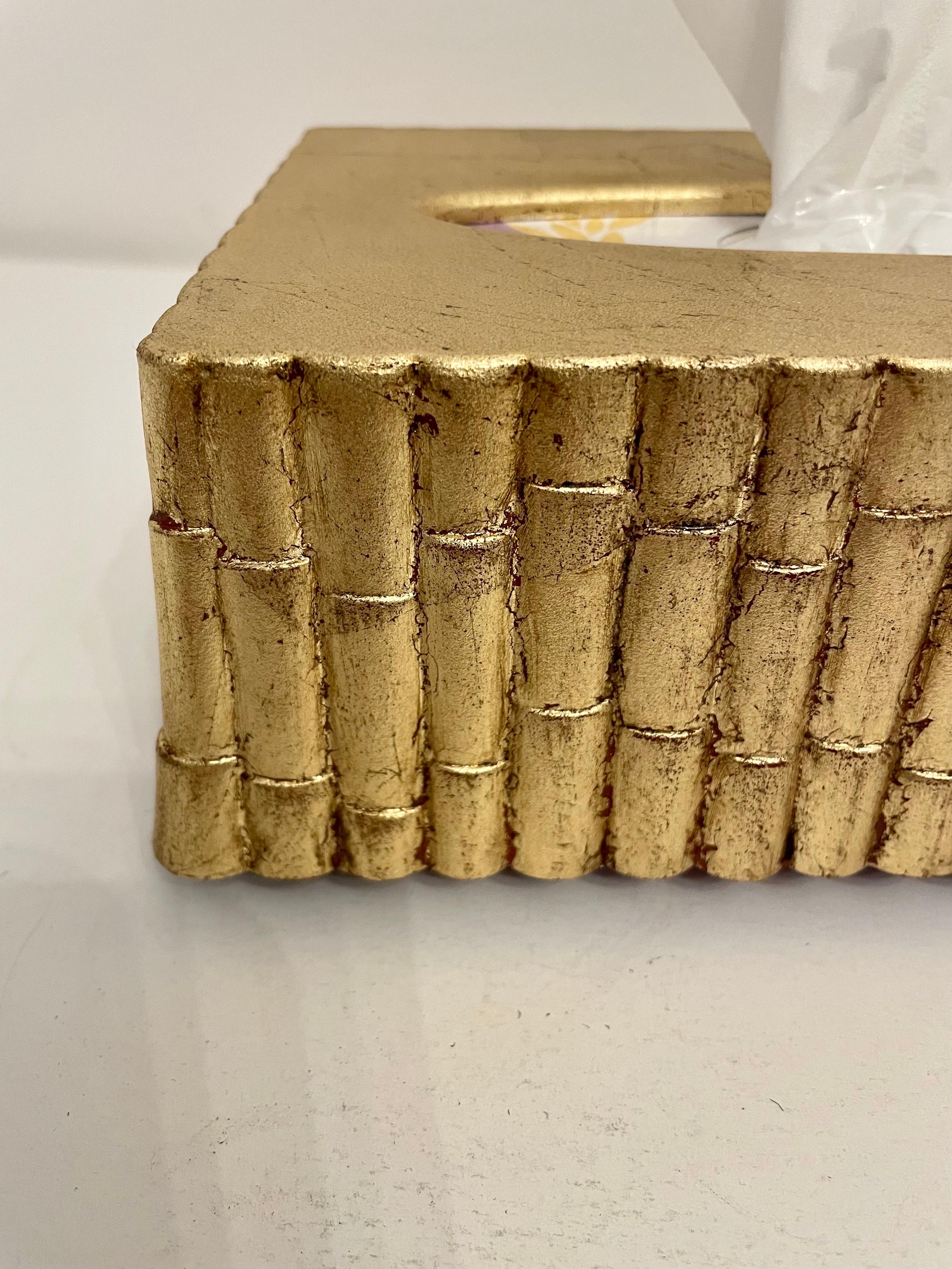 Boîte à mouchoirs en faux bambou doré en vente 2