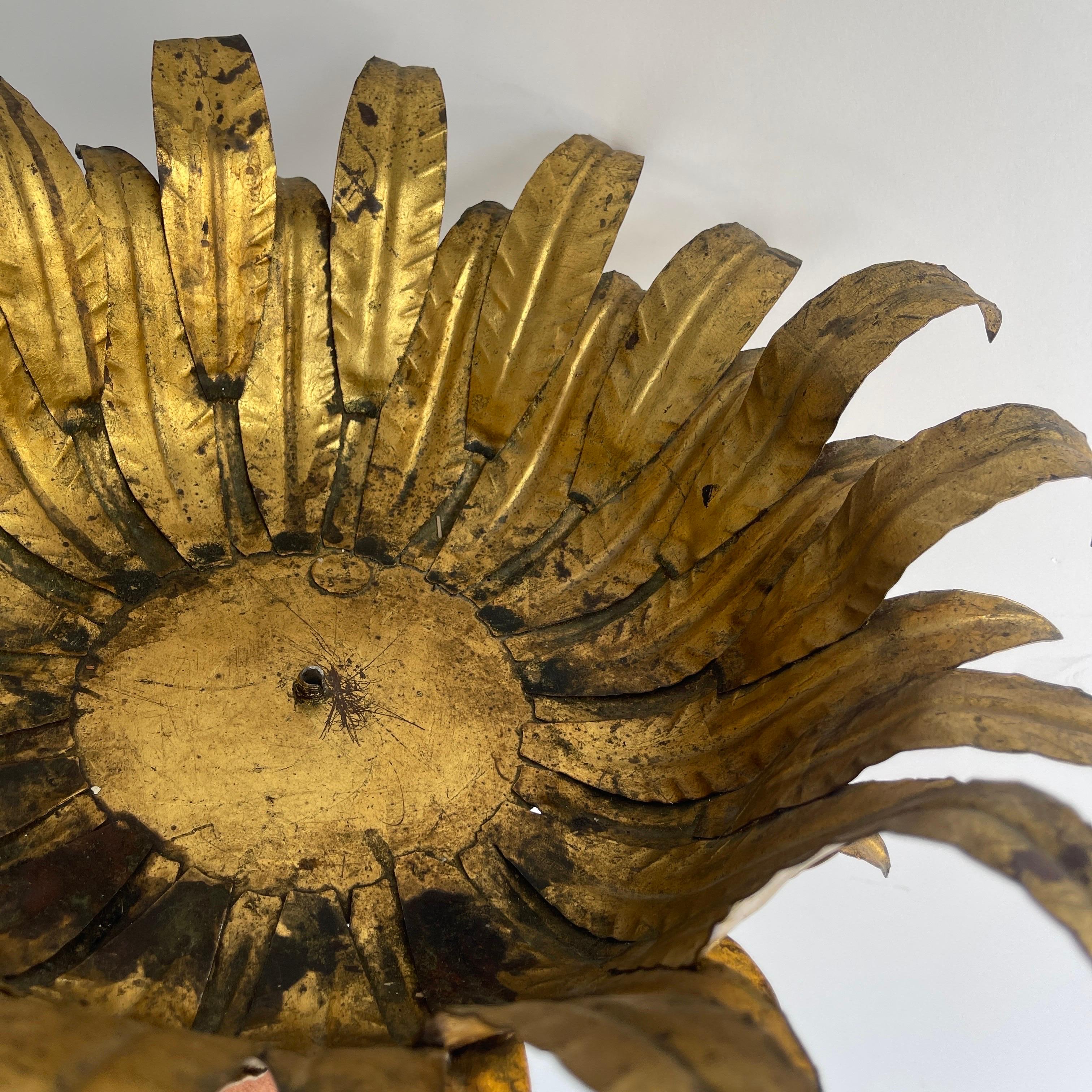 Vergoldete Gold Tole Leaf Torchiere Floor Planter Plant Stand, Spanien Mid-Century im Zustand „Gut“ im Angebot in Haddonfield, NJ