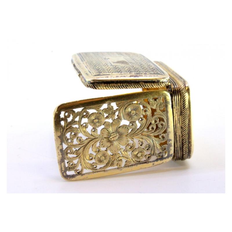 European Gilt guilloche vinaigrette box with monogram and ring, George III period For Sale