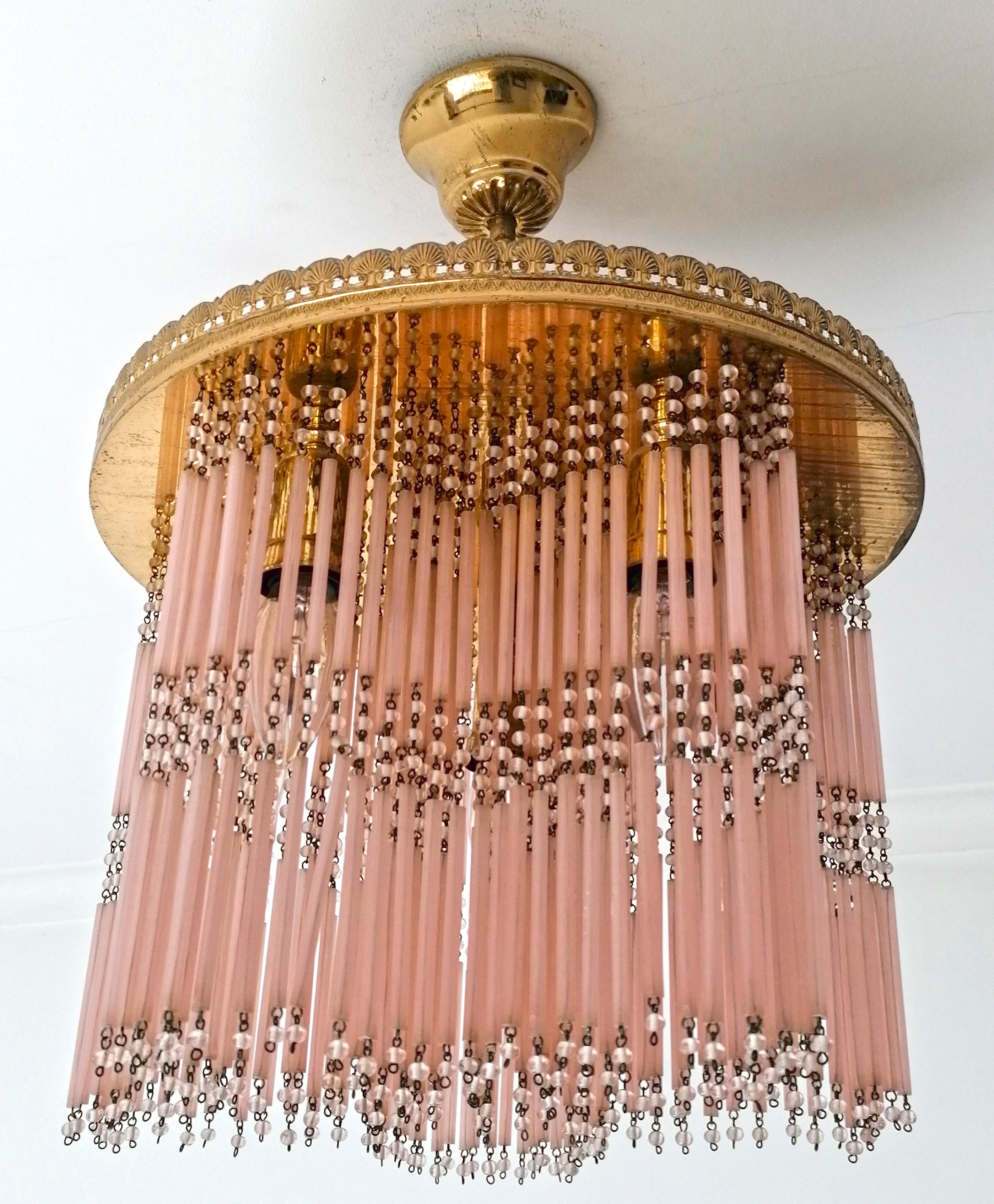 Gilt Hollywood Regency Star-shaped Chandelier Straw Fringes in Pink Murano Glass For Sale 1