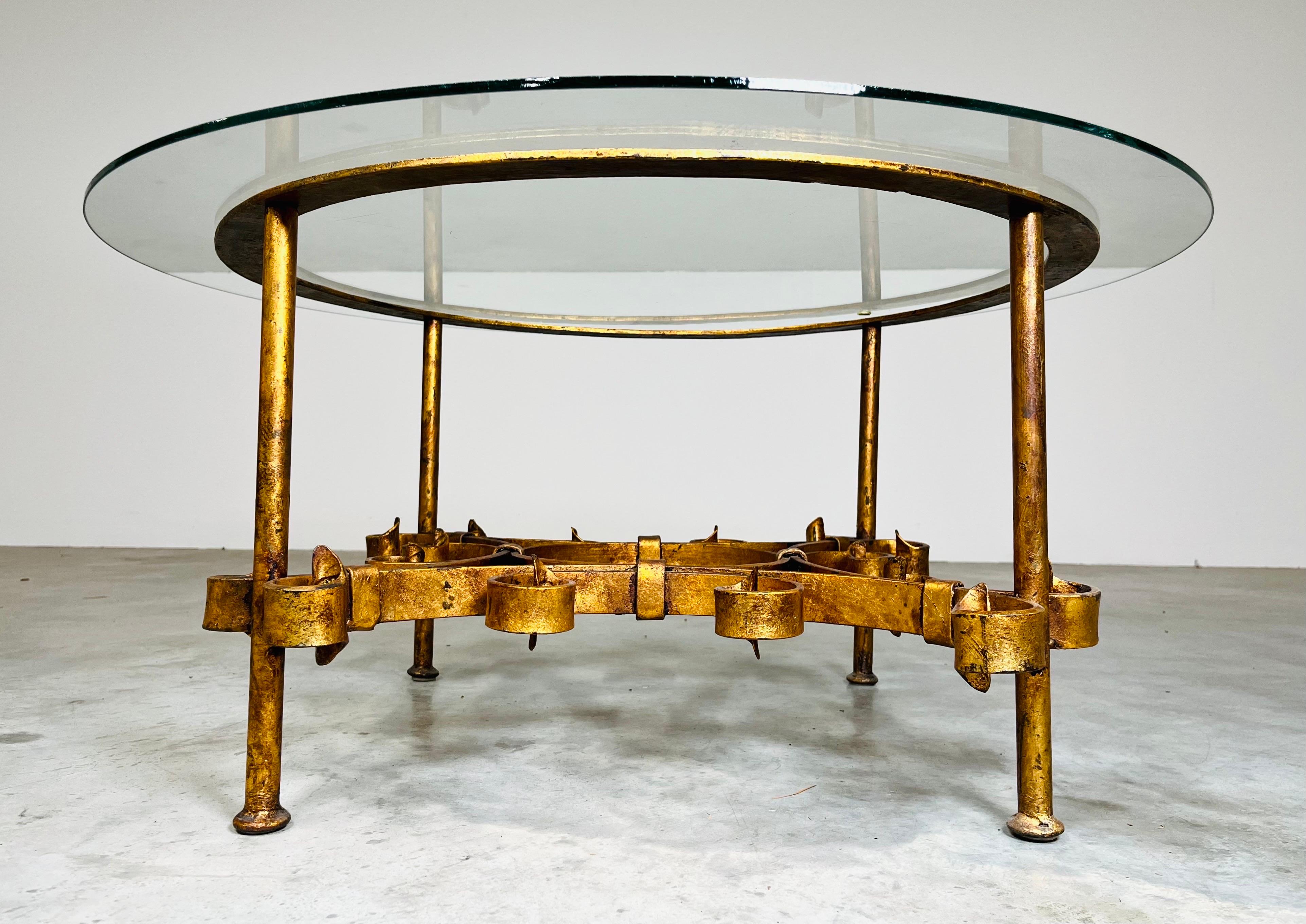 20ième siècle Table basse/table à queue de cheval en fer doré à la manière de Gilbert Poillerat en vente