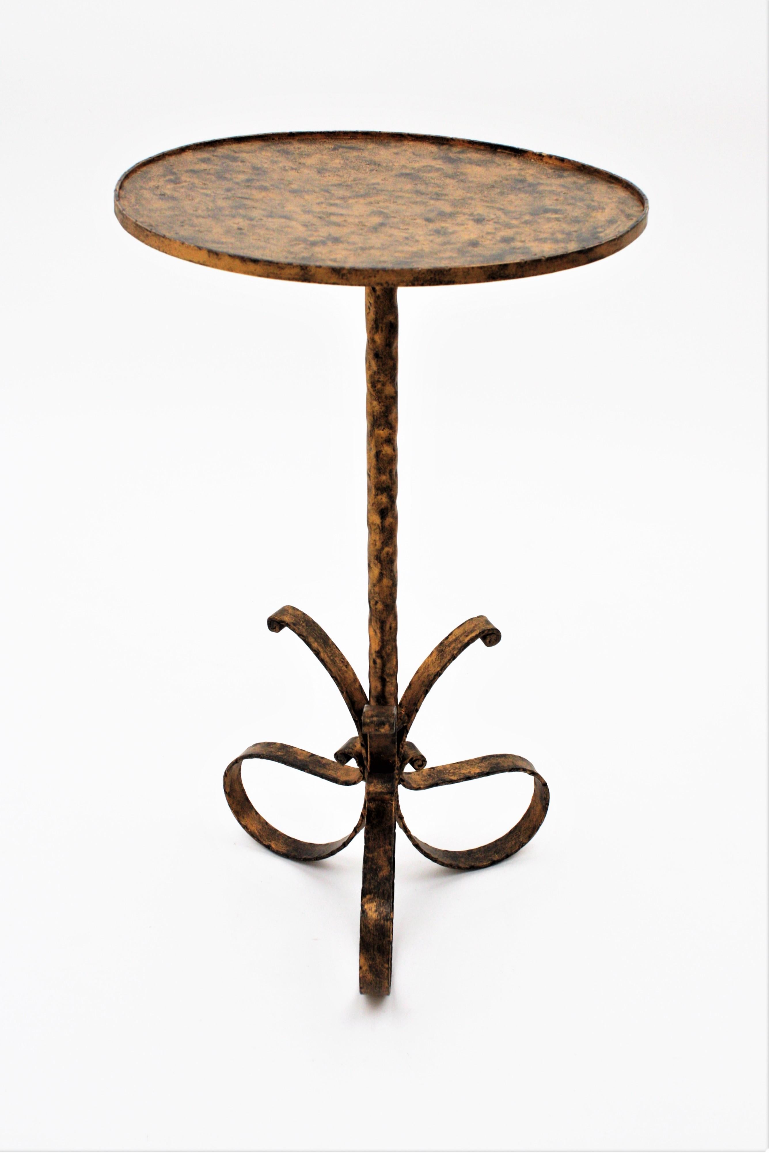 Gilt Iron Drinks Table / Side Table with Loop Tripod Base For Sale 2