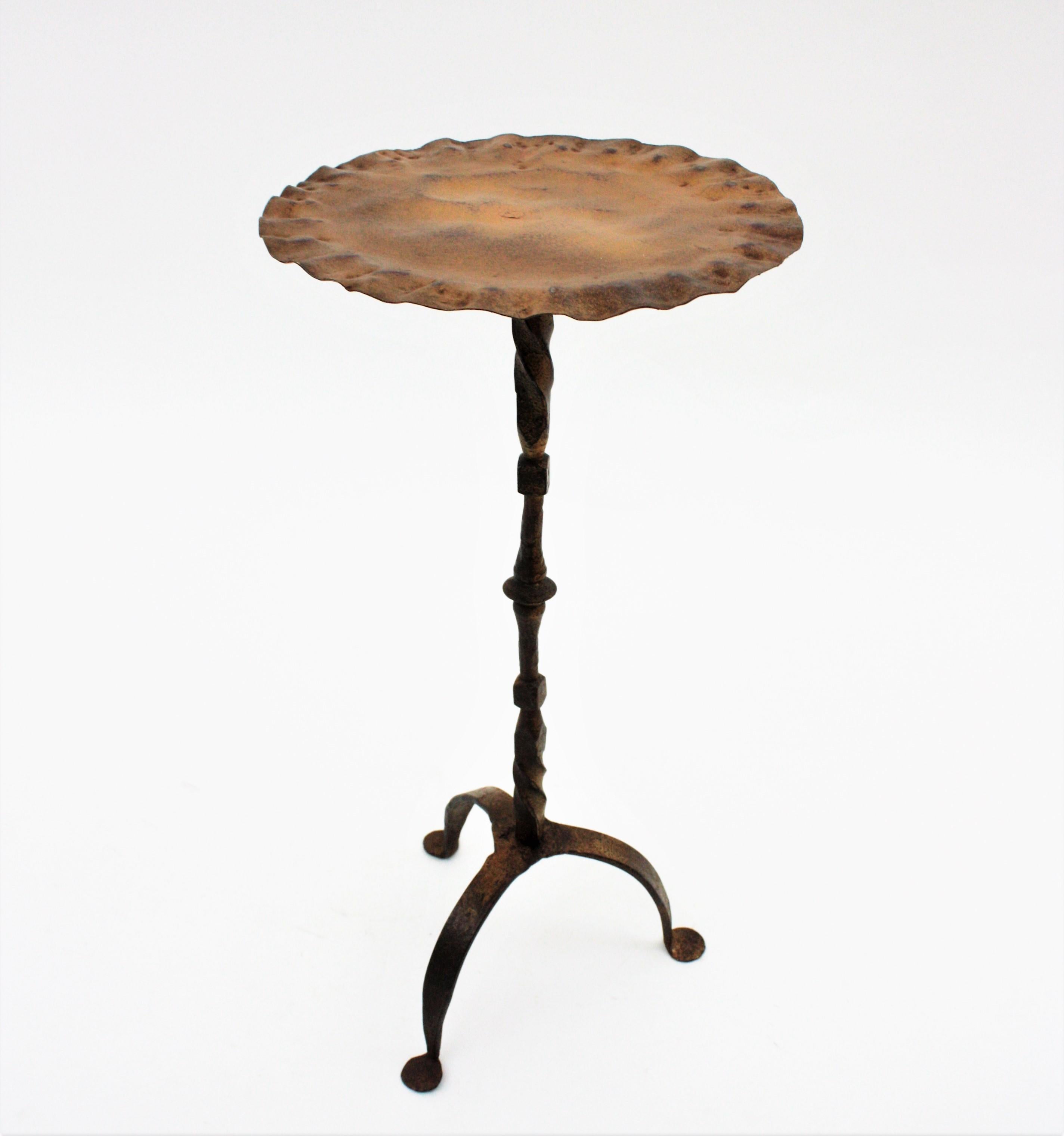 Metal Gilt Iron Gueridon End Table with Wavy Top, 1940s