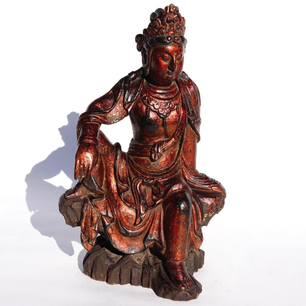 Gilt Lacquered Wood Figure of Guanyin, Ming Dynasty (1368-1644) 1