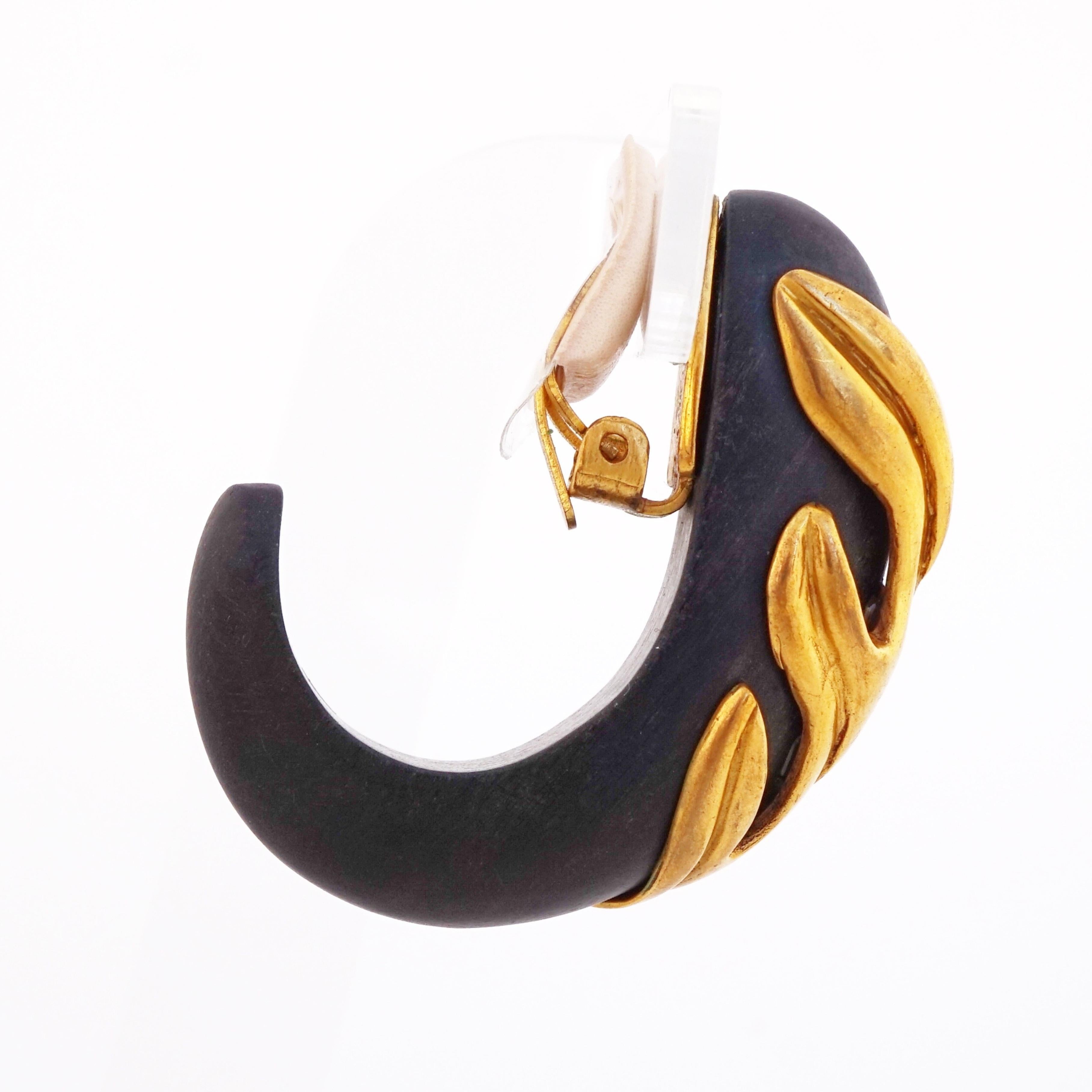Gilt Leaves Over Wood Half Hoop Statement Earrings By Isabel Canovas, 1980s In Good Condition For Sale In McKinney, TX