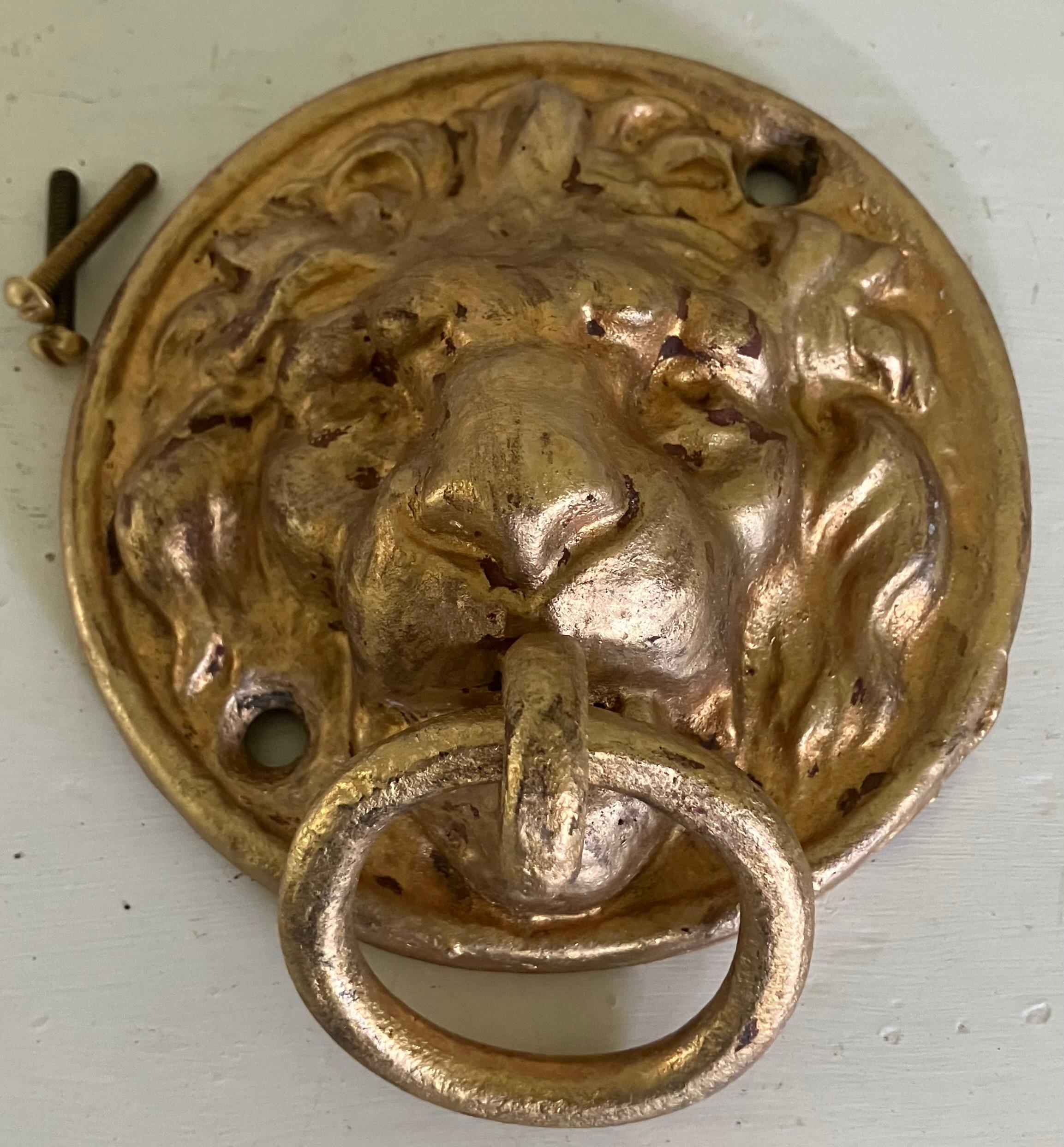 Gilt Lion Ring Handled Bridle Hitch In Good Condition For Sale In New York, NY