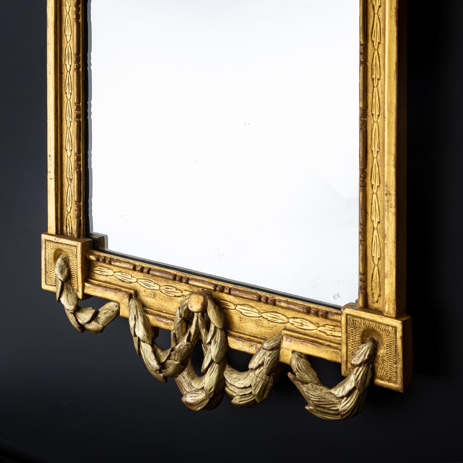 Louis XVI Miroir mural doré Louis Seize, fin du XVIIIe siècle en vente