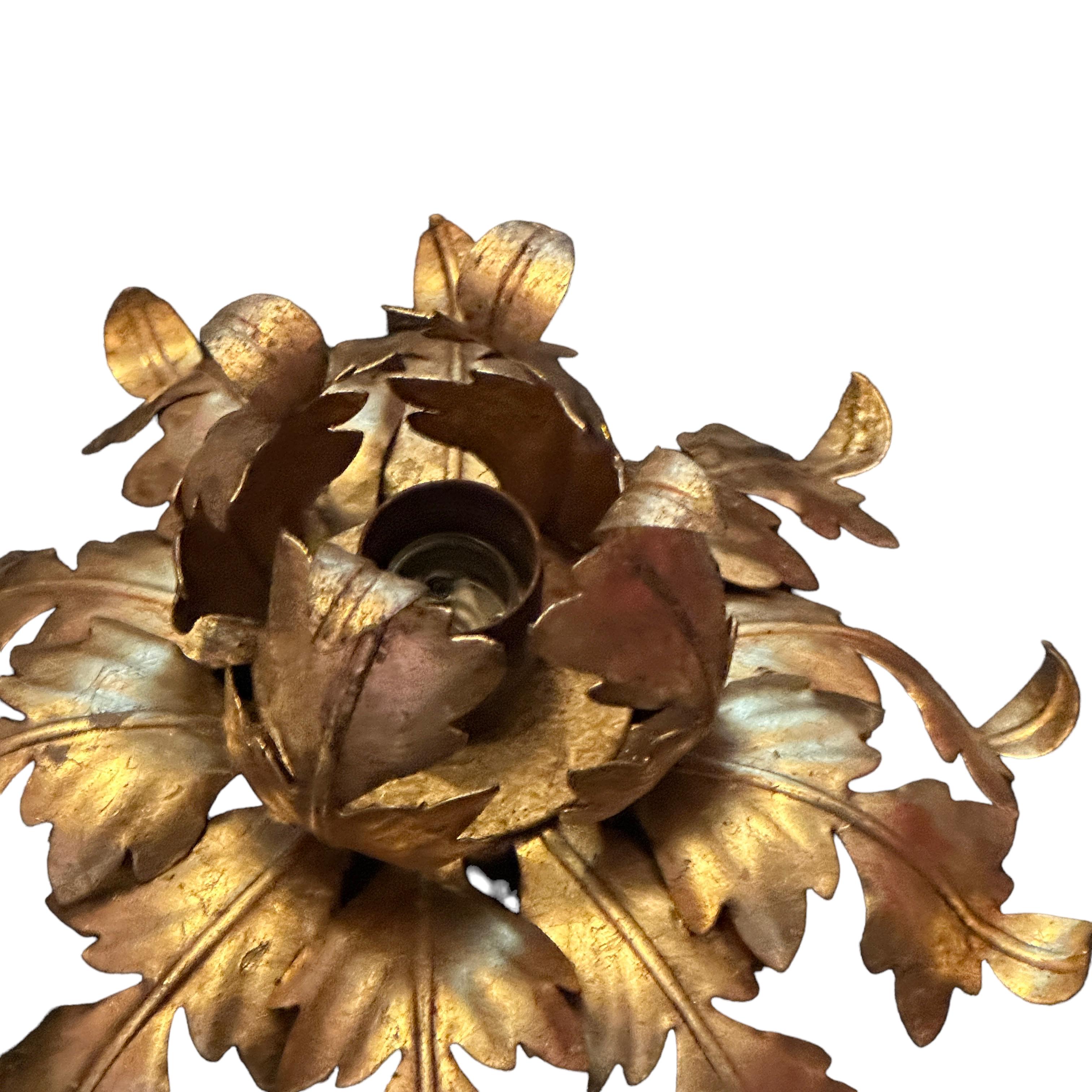 Gilt Metal Acanthus Leafs Flower Tole Hollywood Regency Flush Mount, Italy In Good Condition For Sale In Nuernberg, DE