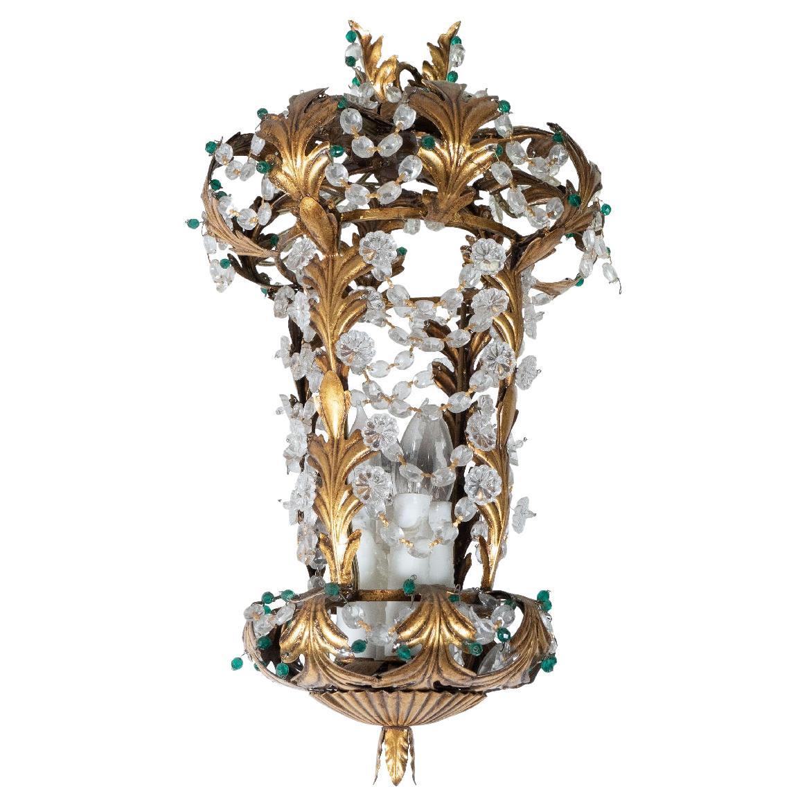 Pendentif de style lanterne en métal doré et cristal en vente