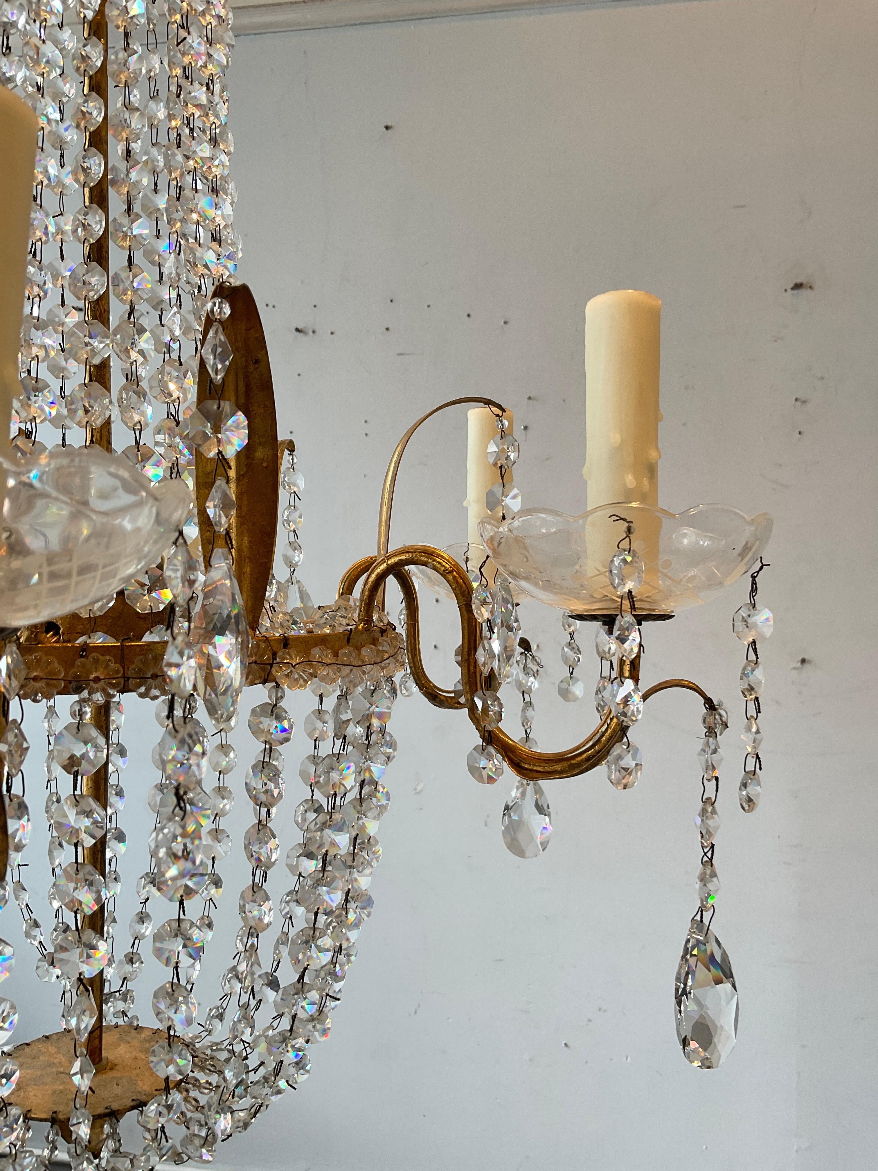 Gilt Metal And Crystal Regency Style Chandelier in vendita 3