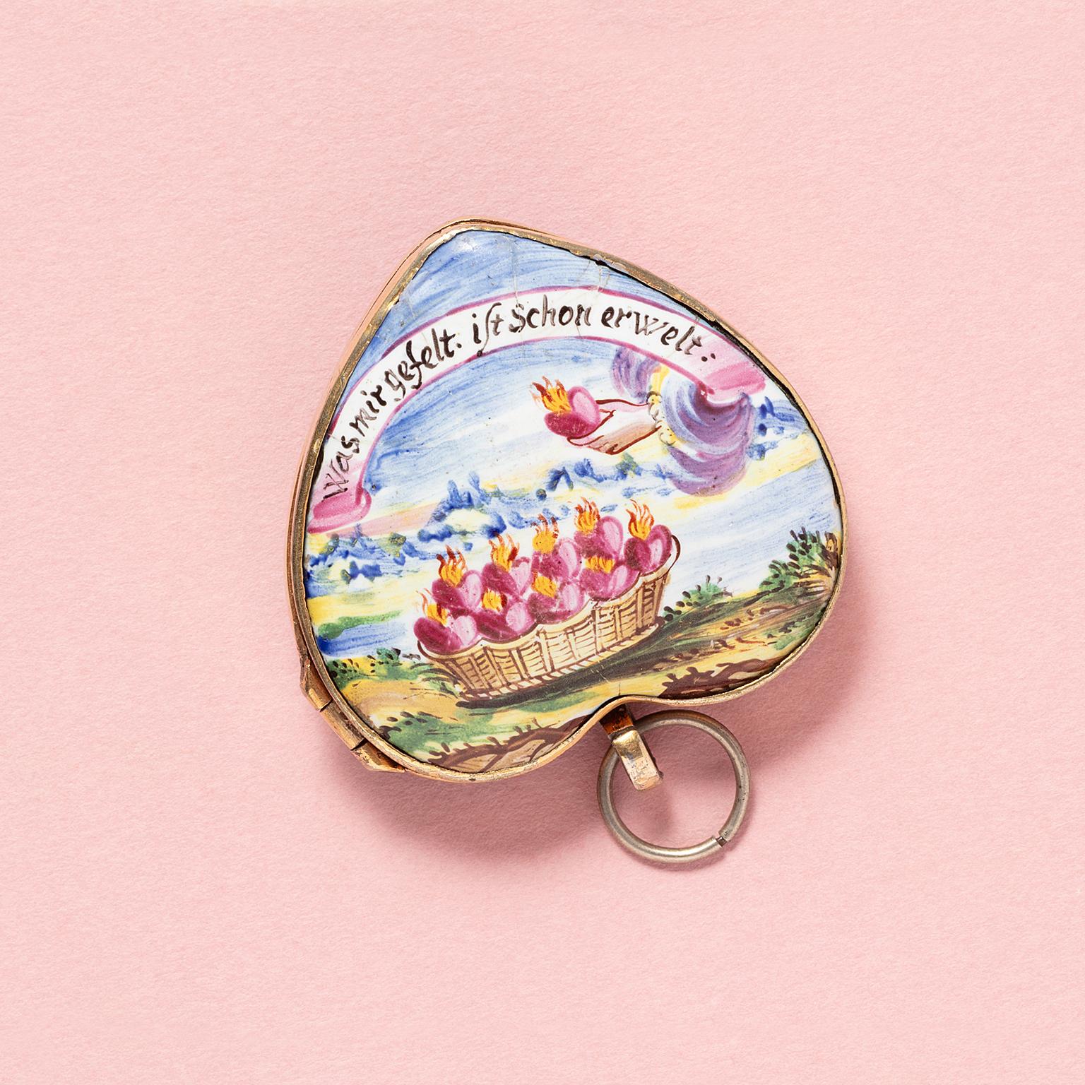 Gilt Metal and Enamel Heart Locket Pendant In Good Condition In Amsterdam, NL