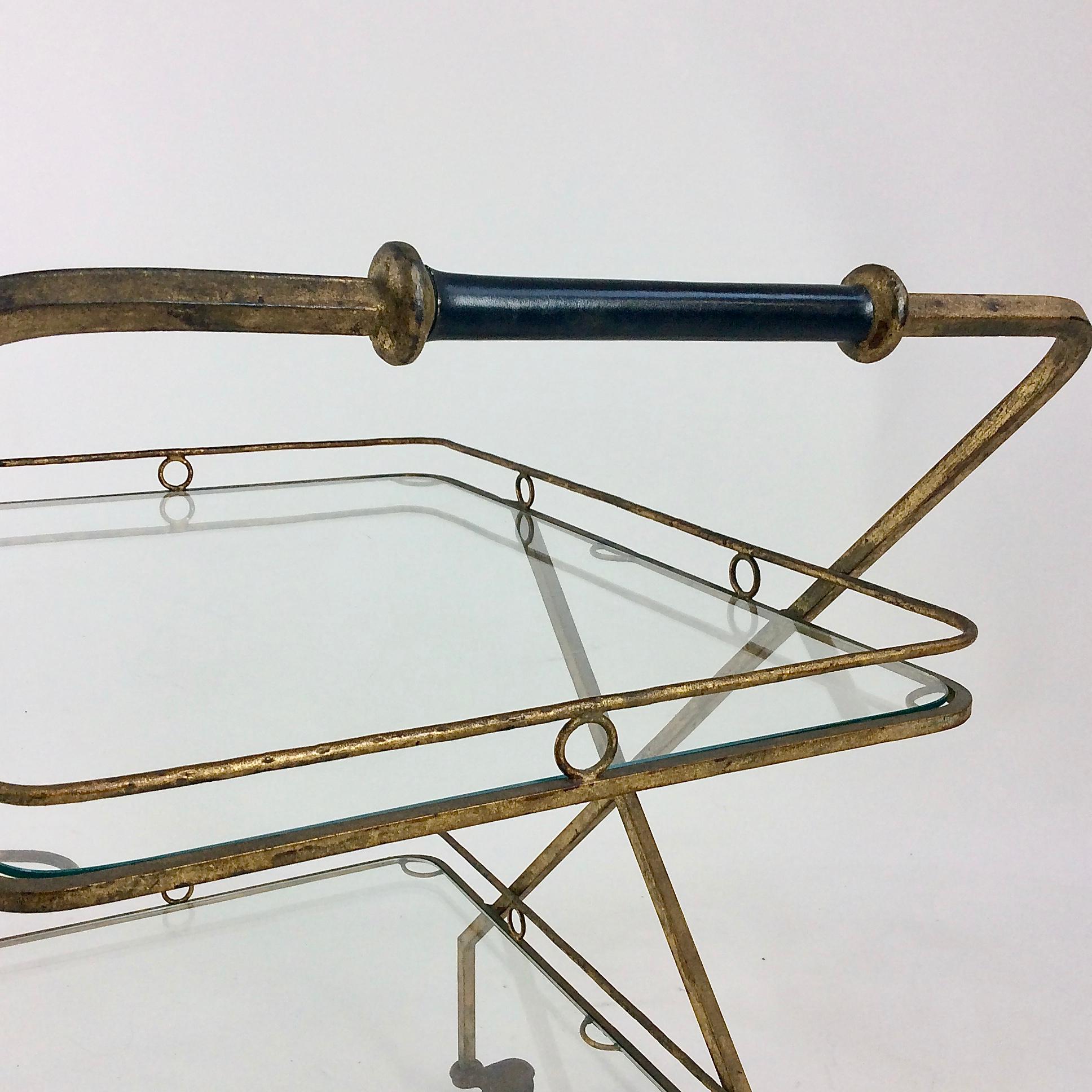 Carrito de bar de metal dorado, hacia 1960 en venta 6