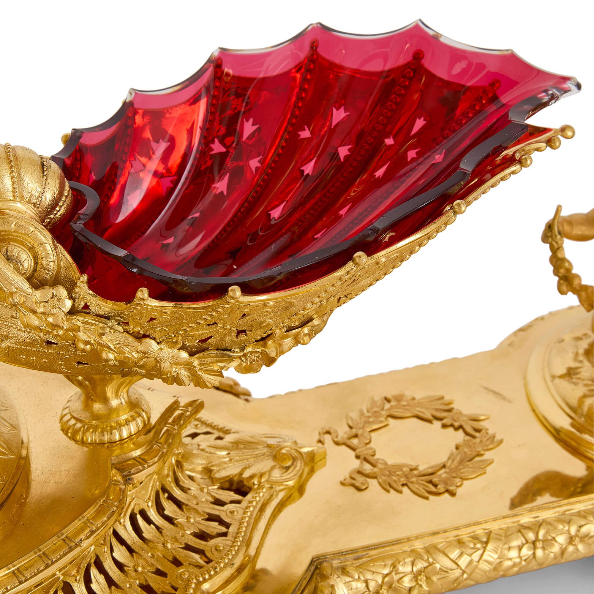 Centro de mesa de metal dorado para el duque de Esparta, de Elkington & Co. en venta 3