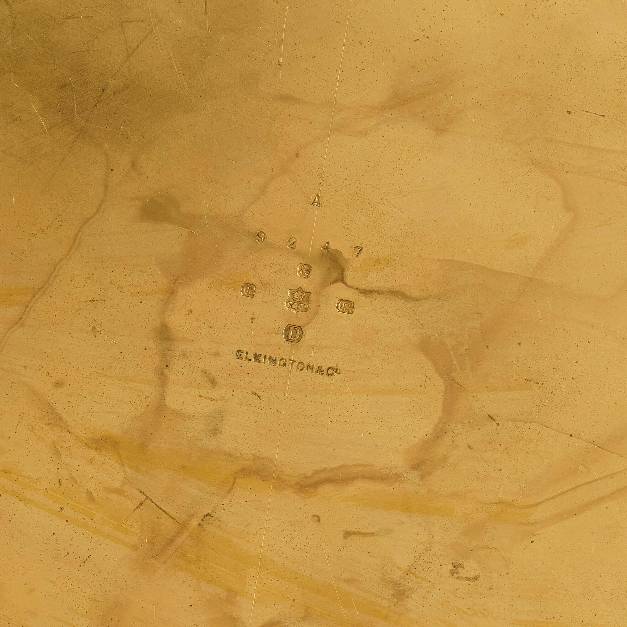 Centro de mesa de metal dorado para el duque de Esparta, de Elkington & Co. en venta 5