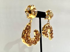 Vergoldete „Metal Dore“ Große Marni-Ohrringe mit Strass