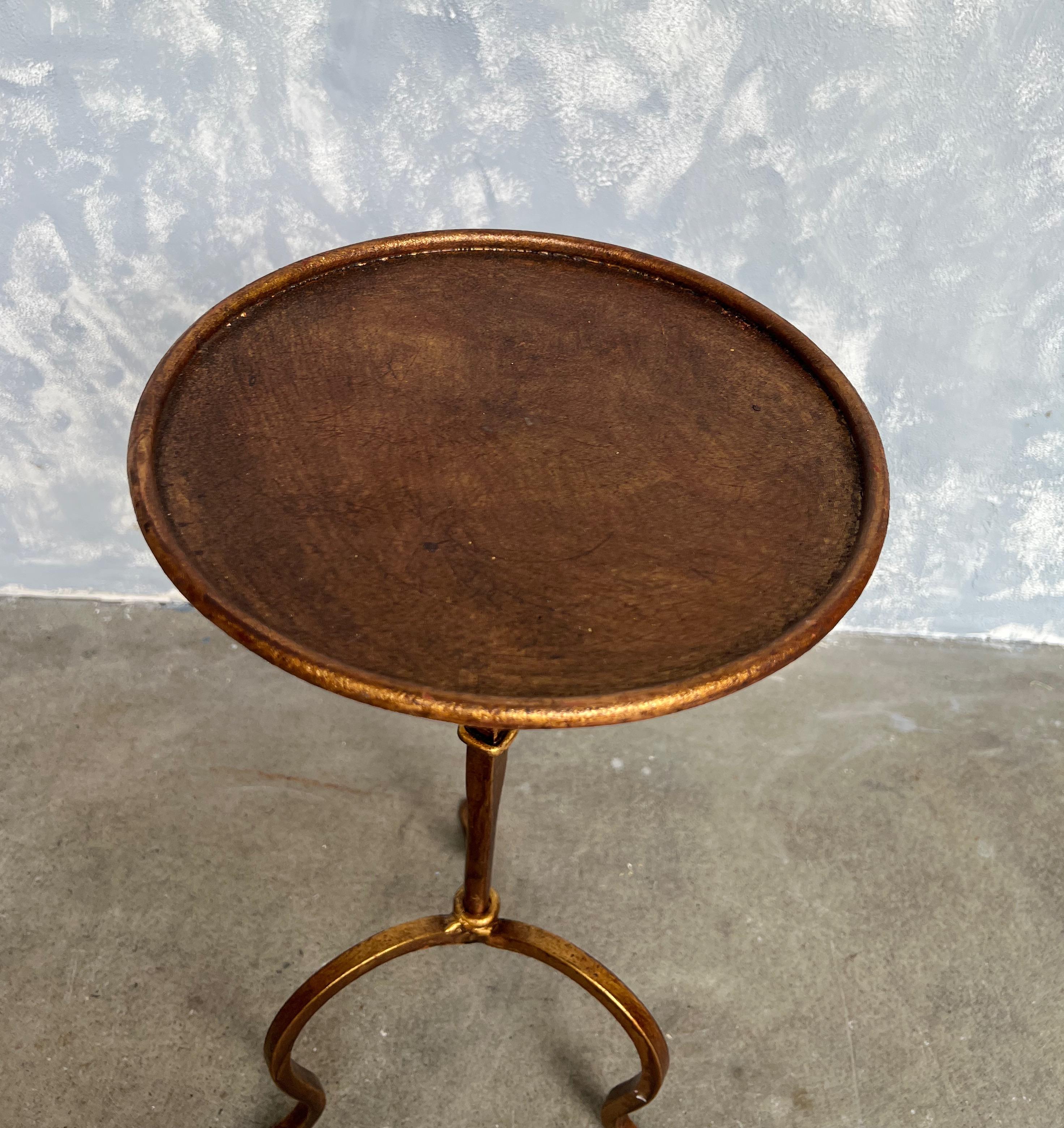 Gilt Metal Drinks Table on a Tripod Base In Good Condition In Buchanan, NY